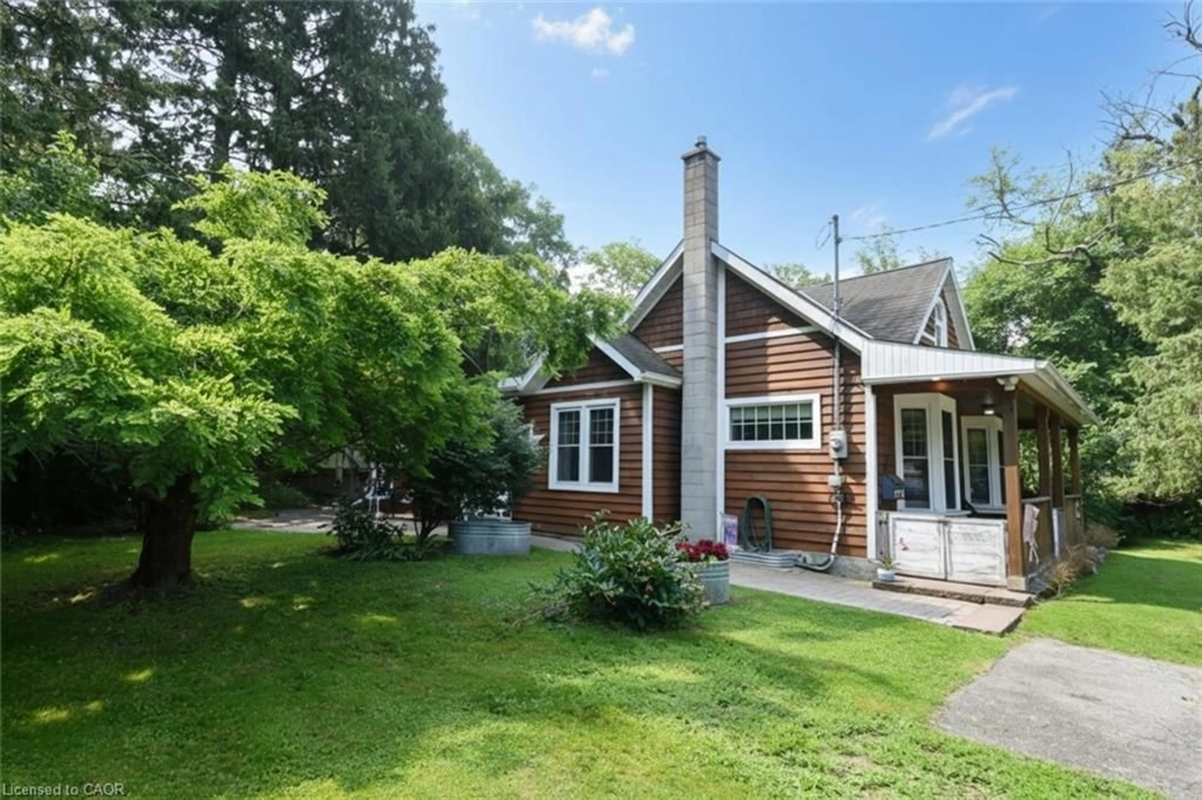 Home with brick exterior material, street for 662 Old Dundas Rd, Ancaster Ontario L9G 3J5