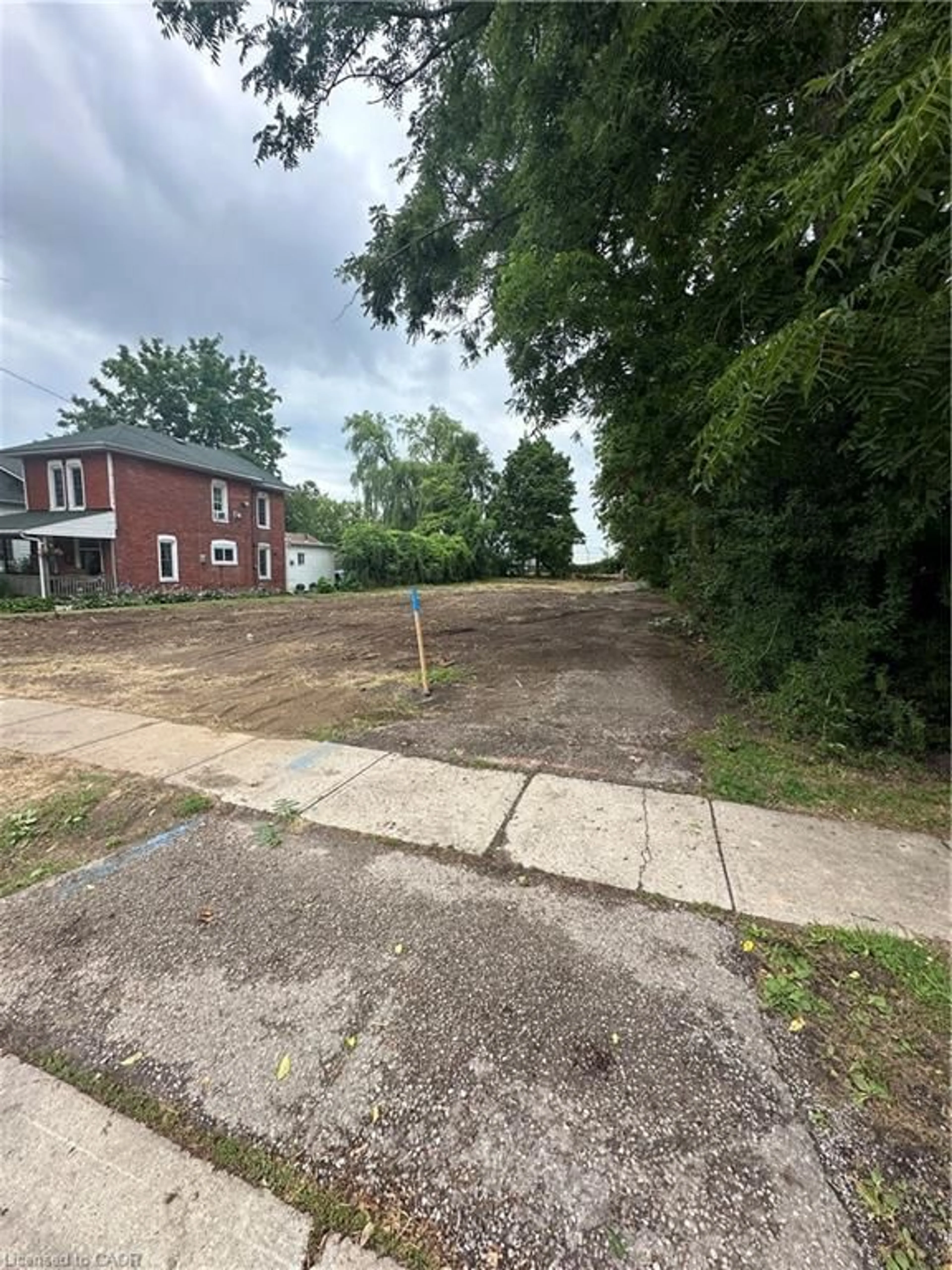 A pic from outside/outdoor area/front of a property/back of a property/a pic from drone, building for 49 Ellis St, Port Rowan Ontario N0E 1M0