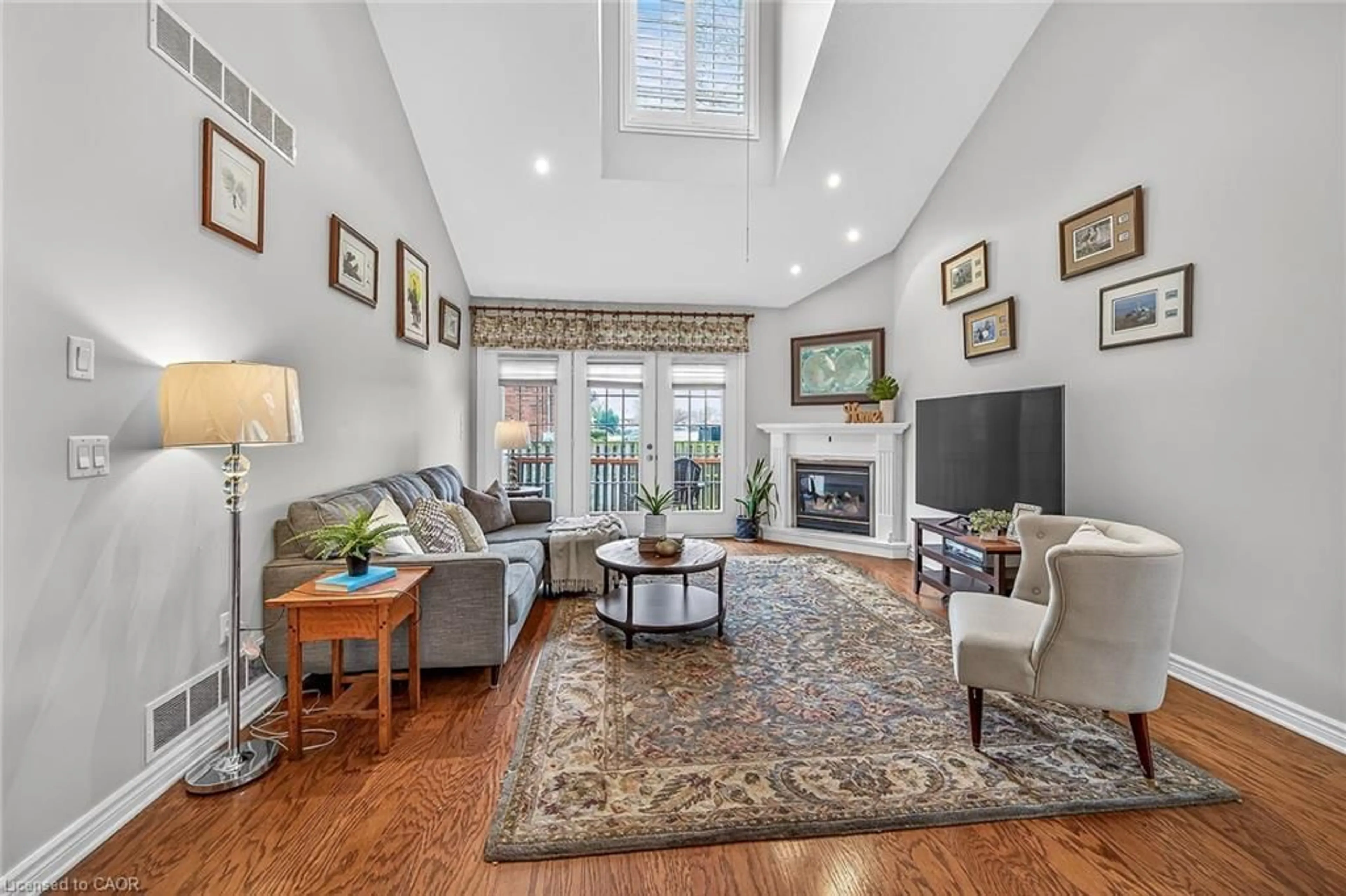 Living room with furniture, unknown for 1041 Pine St #22, Dunnville Ontario N1A 2N1