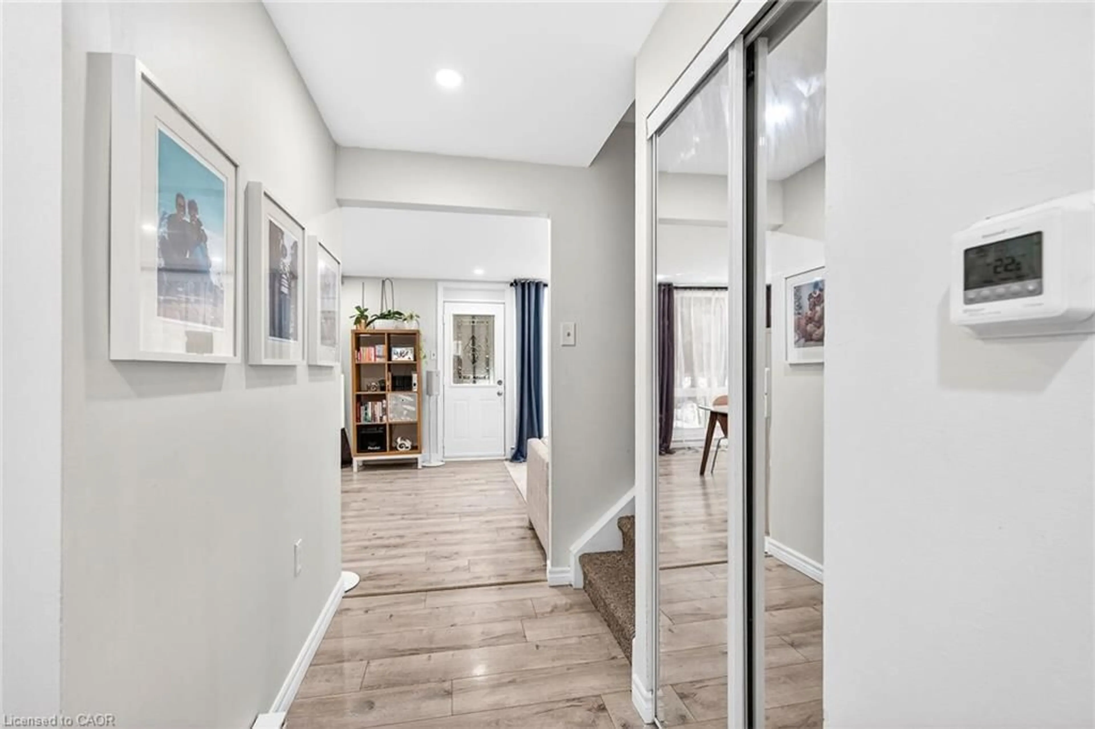 Indoor entryway for 25 Britten Close #B63, Hamilton Ontario L9C 4J8