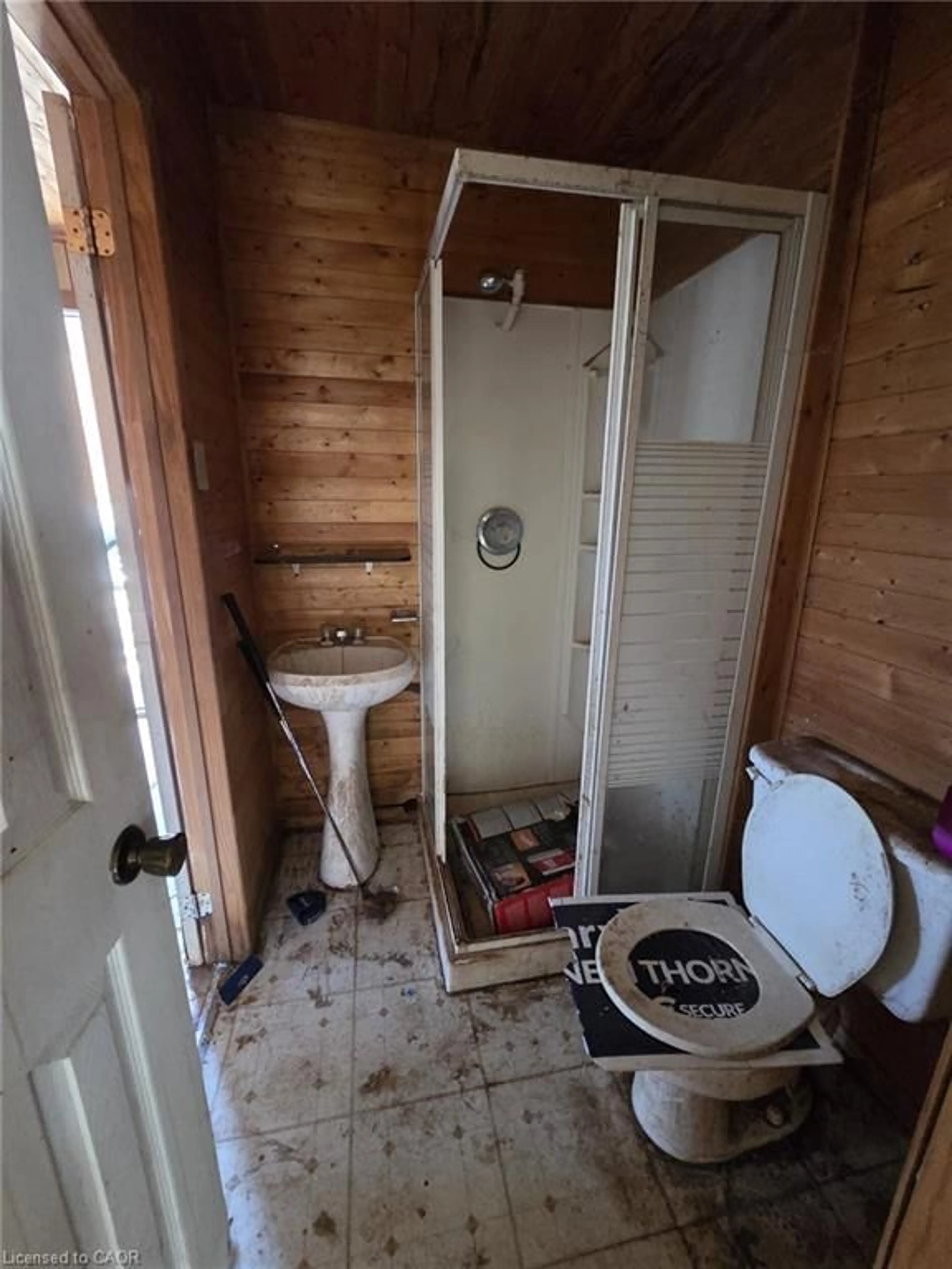 A pic of a room for 555 Park St, Kitchener Ontario N2G 1N8