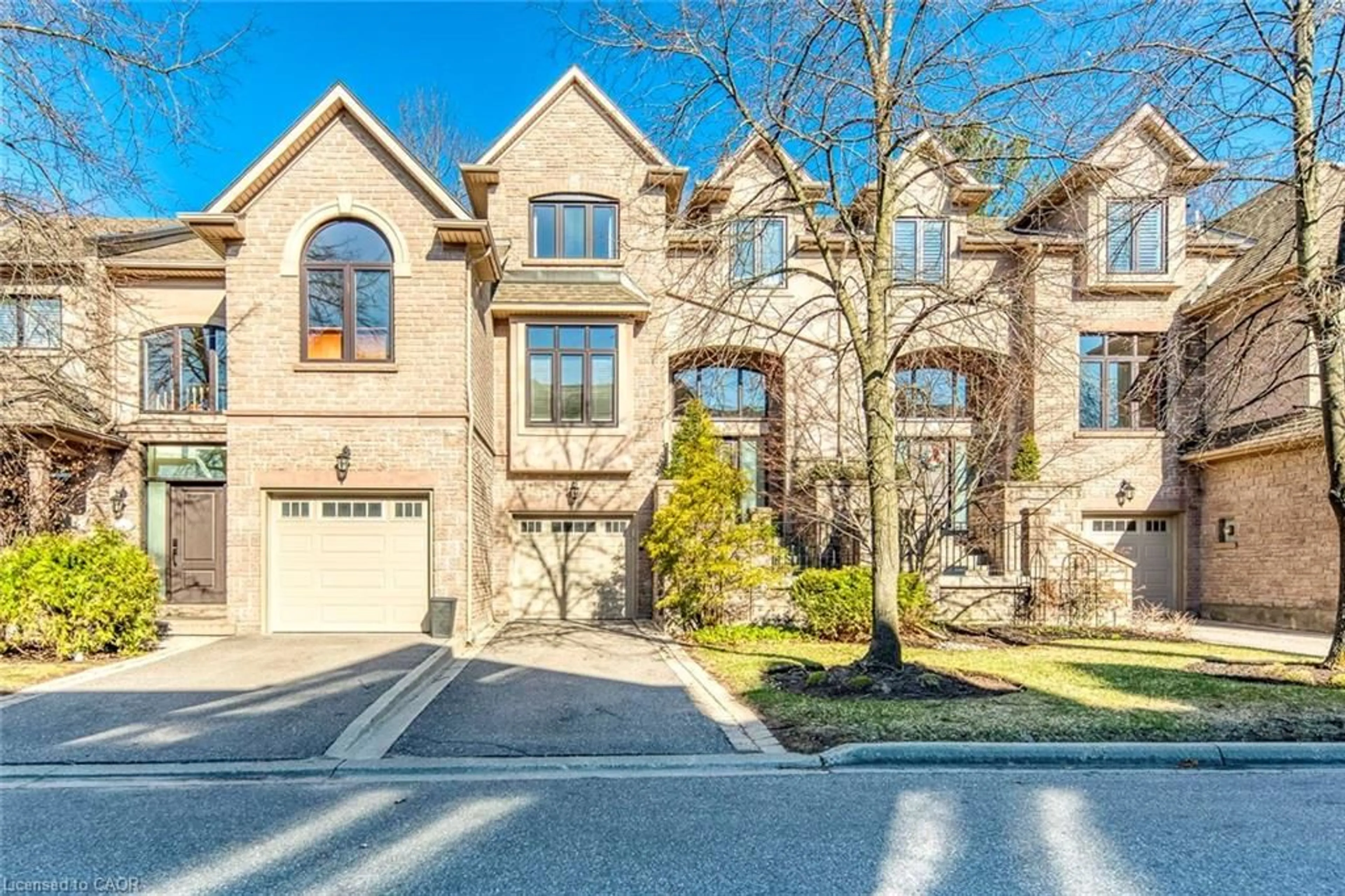 Home with brick exterior material, street for 2303 Hill Ridge Crt #5, Oakville Ontario L6M 3N3