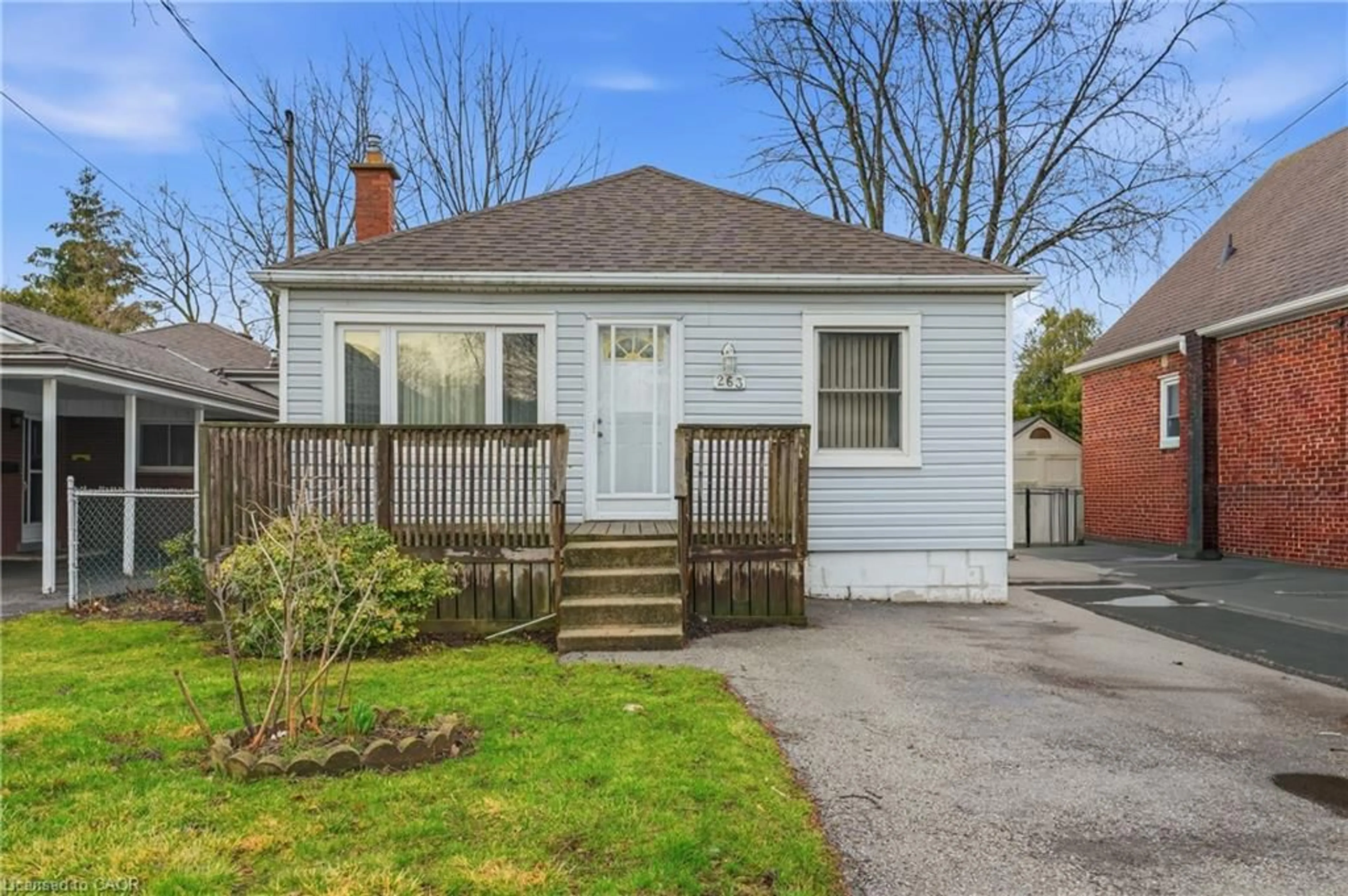 Unknown for 263 East 15th St, Hamilton Ontario L9A 4G4