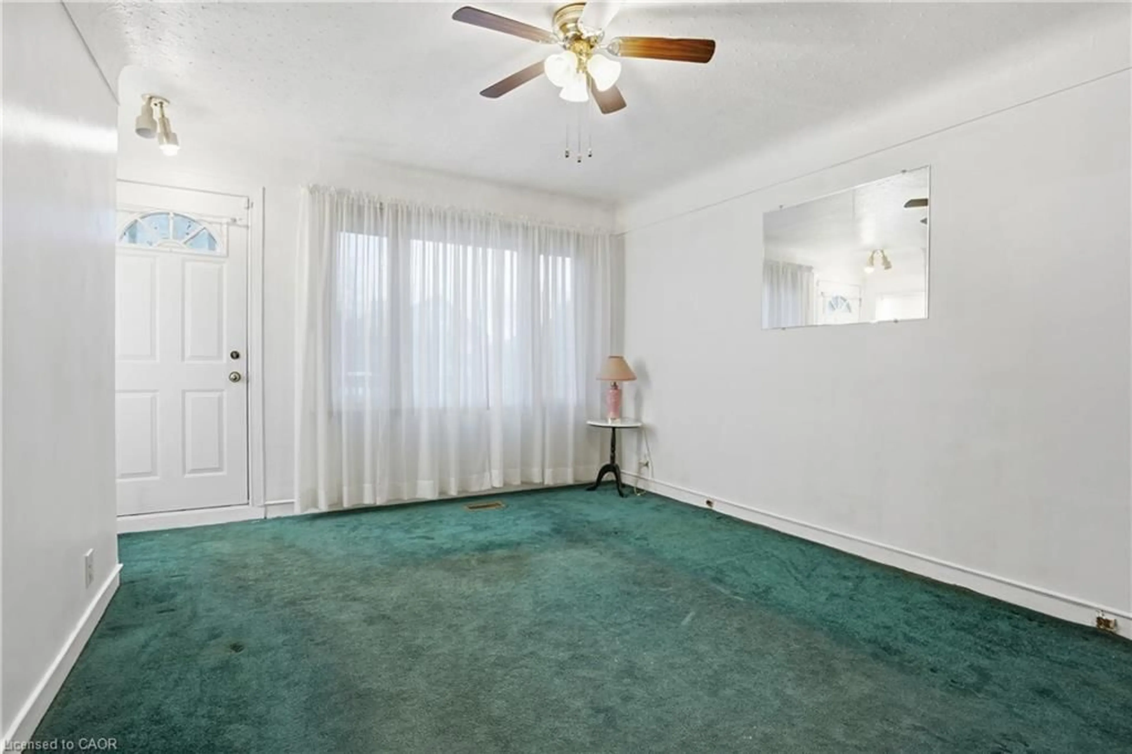 A pic of a room for 263 East 15th St, Hamilton Ontario L9A 4G4