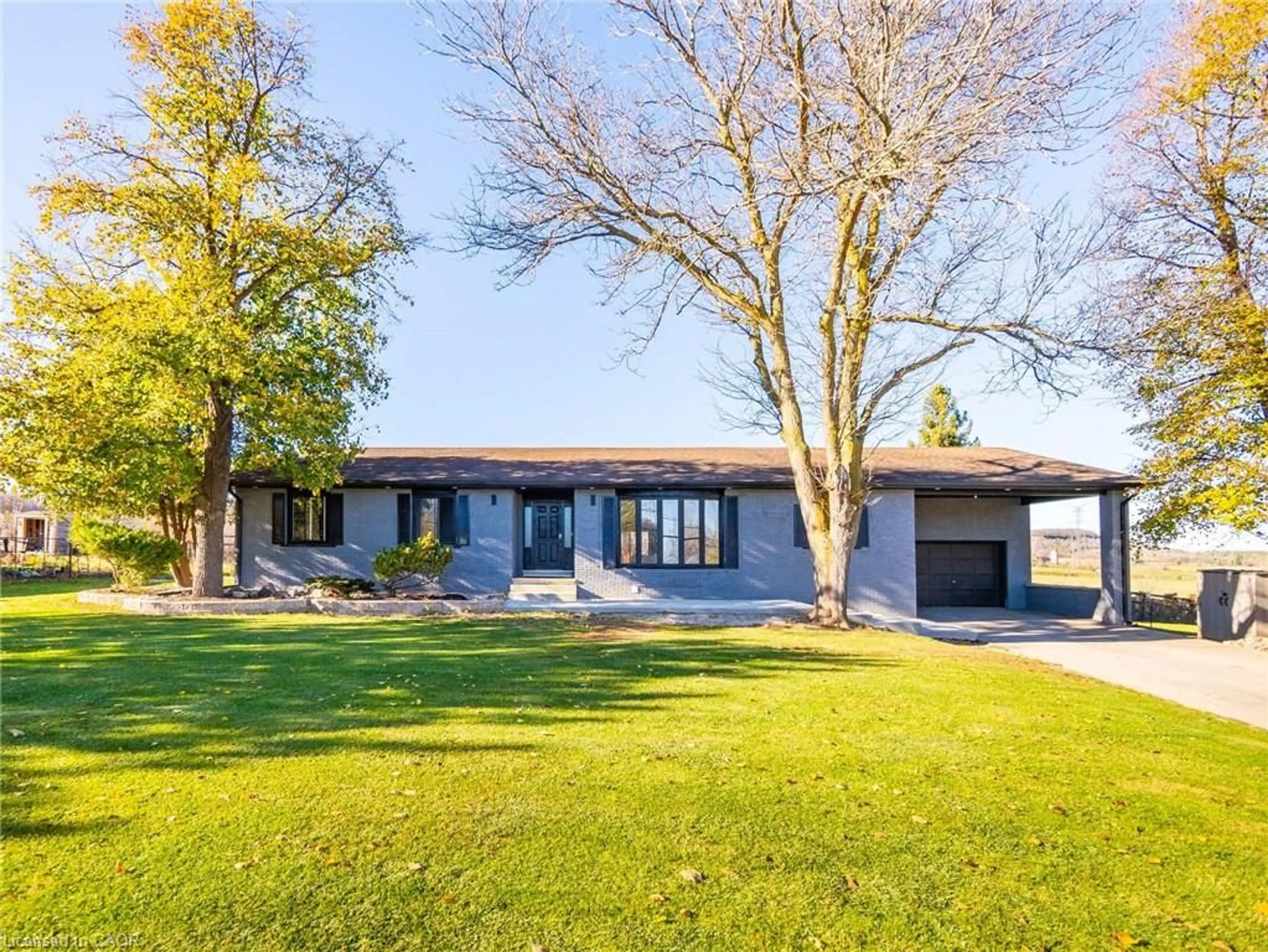 A pic from outside/outdoor area/front of a property/back of a property/a pic from drone, street for 5459 Campbellville Rd, Milton Ontario L9E 0C1