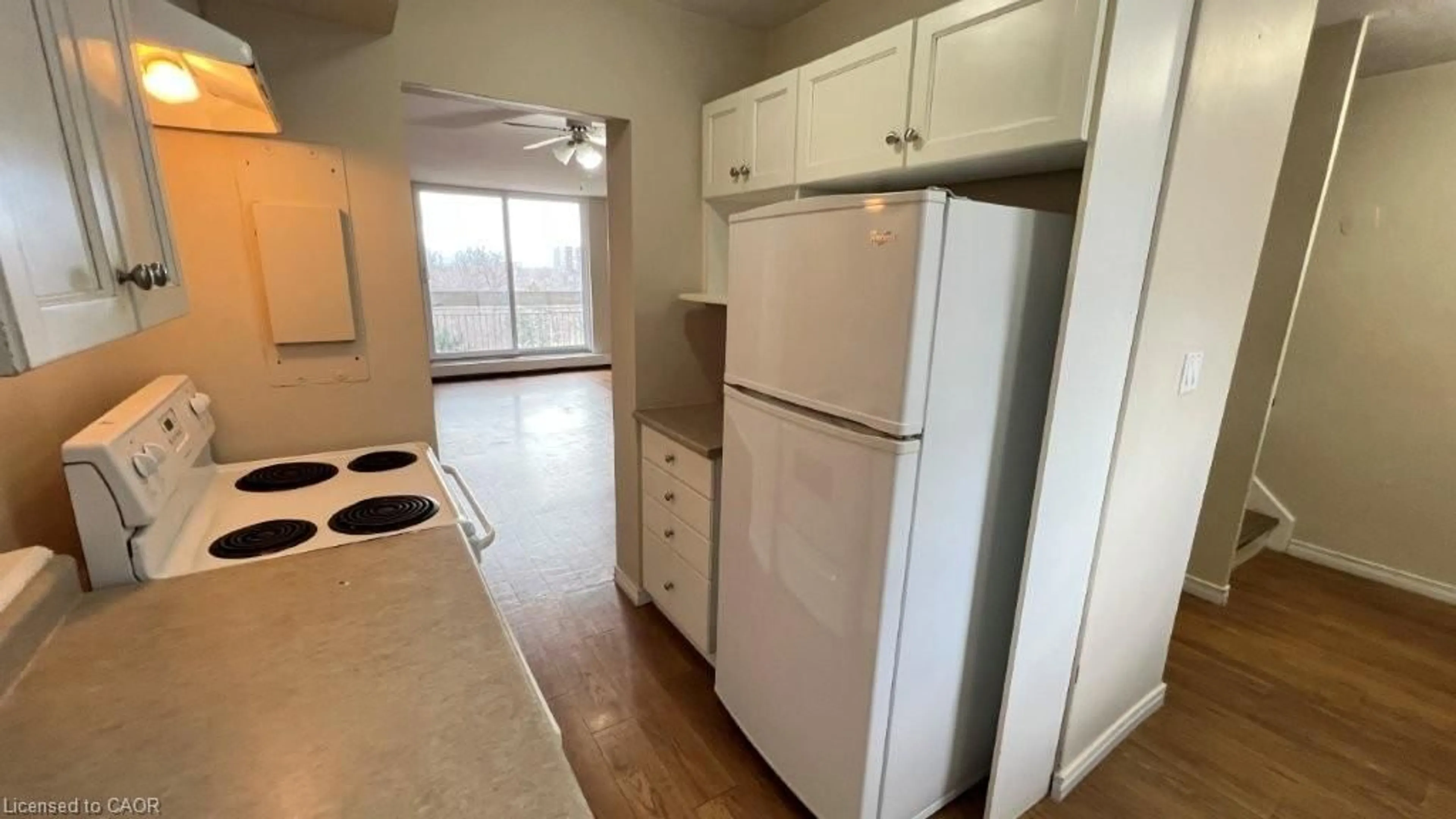 Standard kitchen, unknown for 350 Quigley Rd #326, Hamilton Ontario L8K 5N2