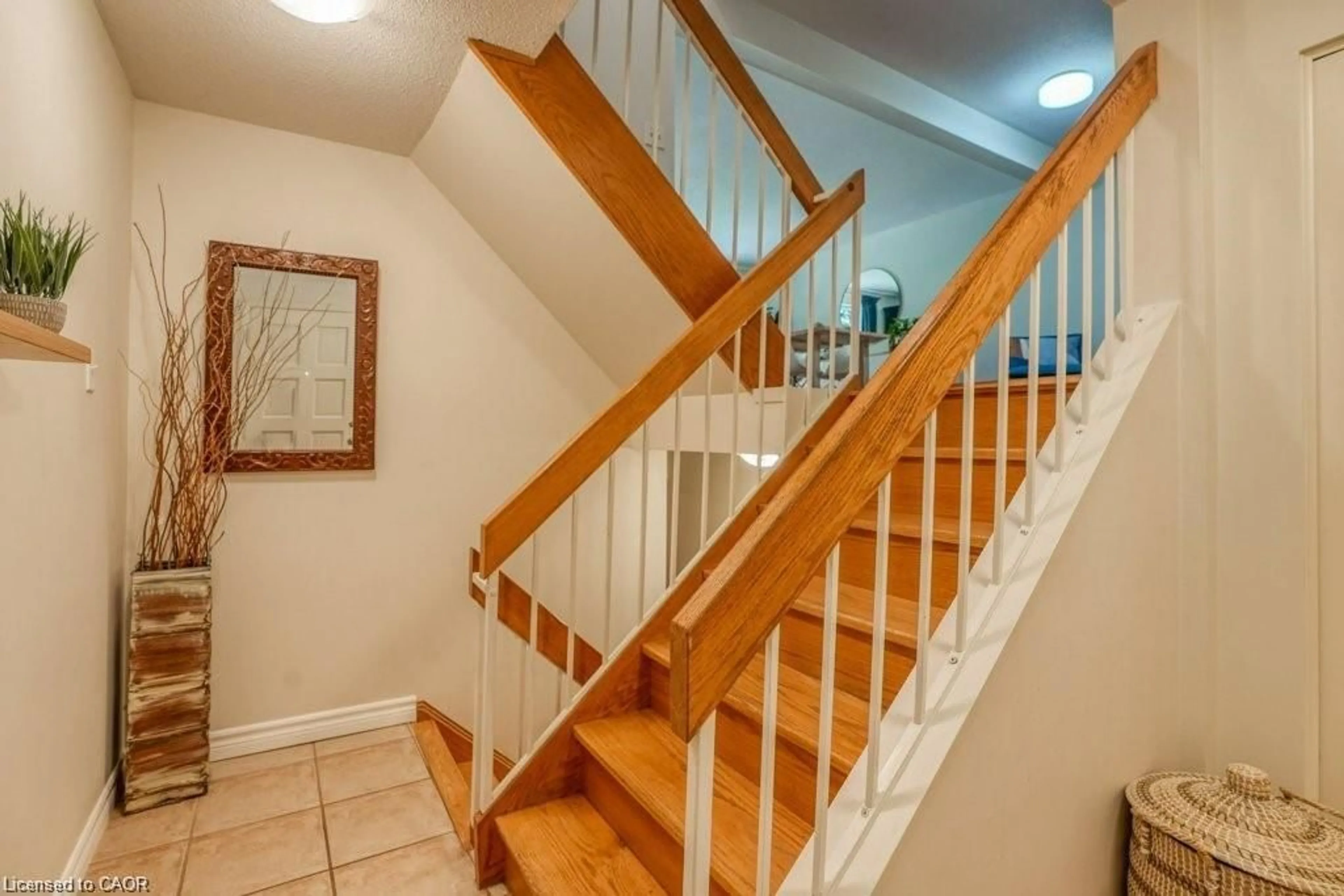 Stairs for 220 Salisbury Ave #29, Cambridge Ontario N1S 1K5