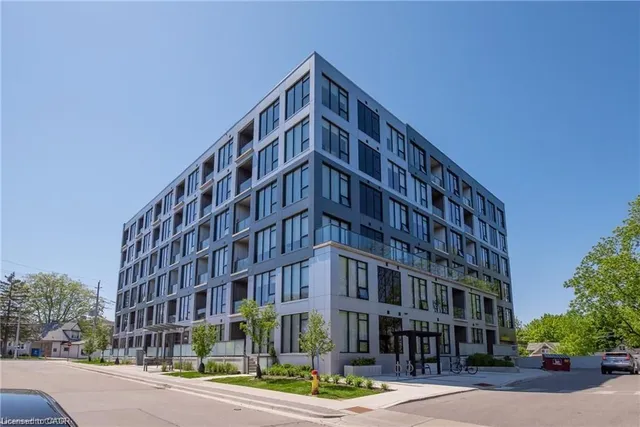 690 King St #522, Kitchener