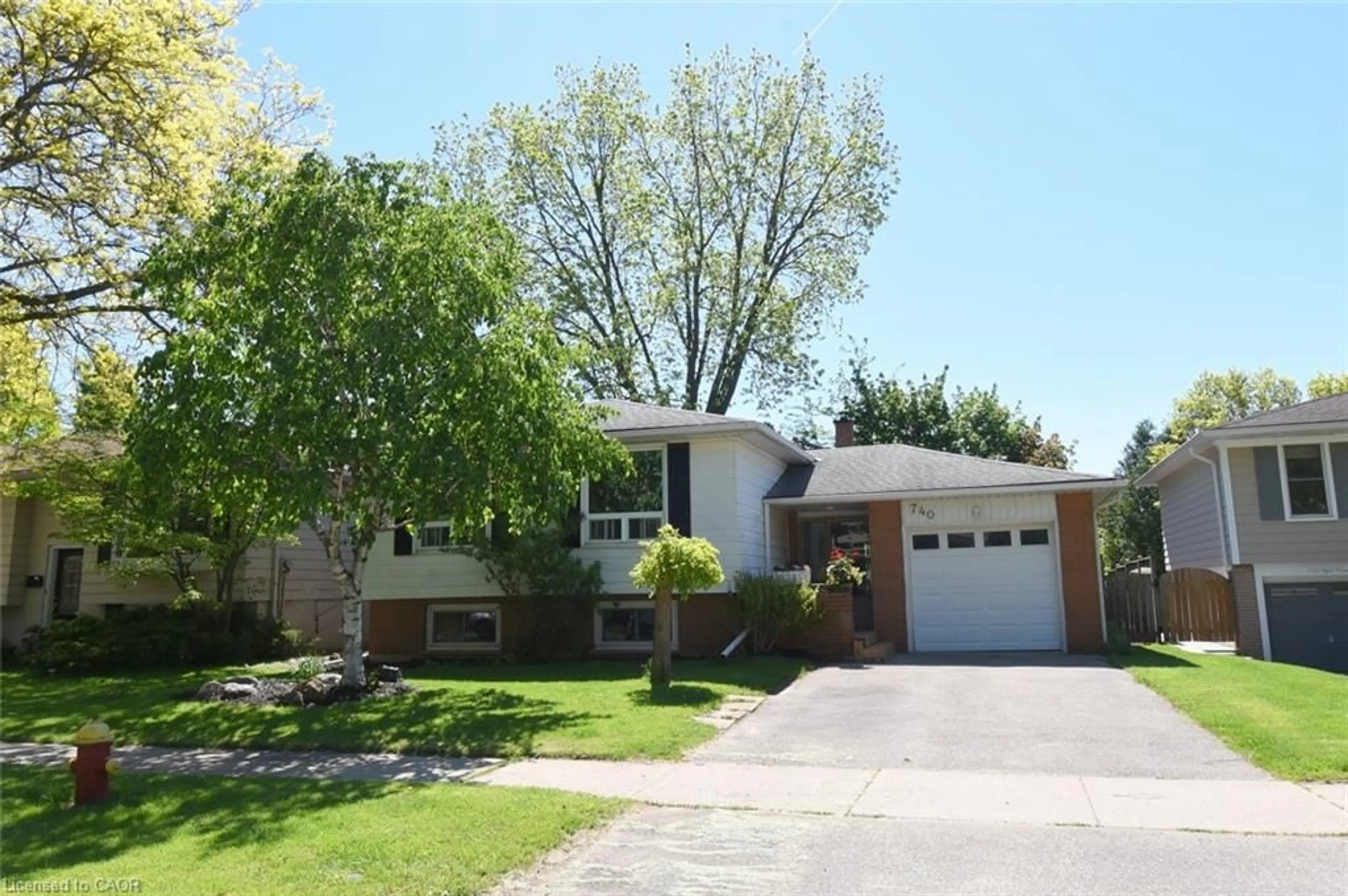 Home with brick exterior material, street for 740 Hyde Rd, Burlington Ontario L7S 1S7