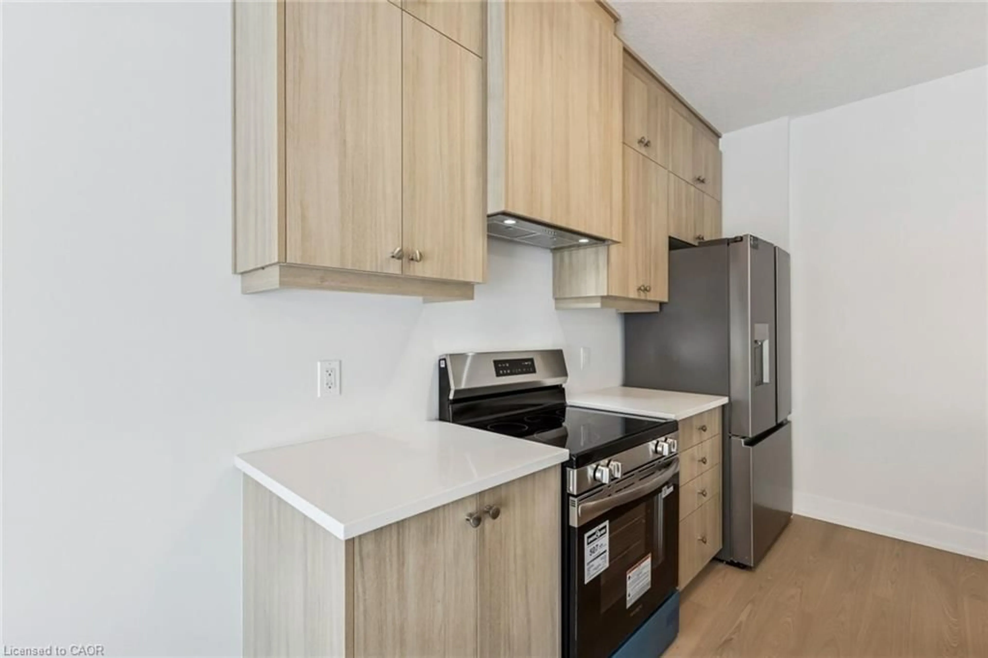 Standard kitchen, wood/laminate floor for 123 Maple St, Drayton Ontario N0G 1P0