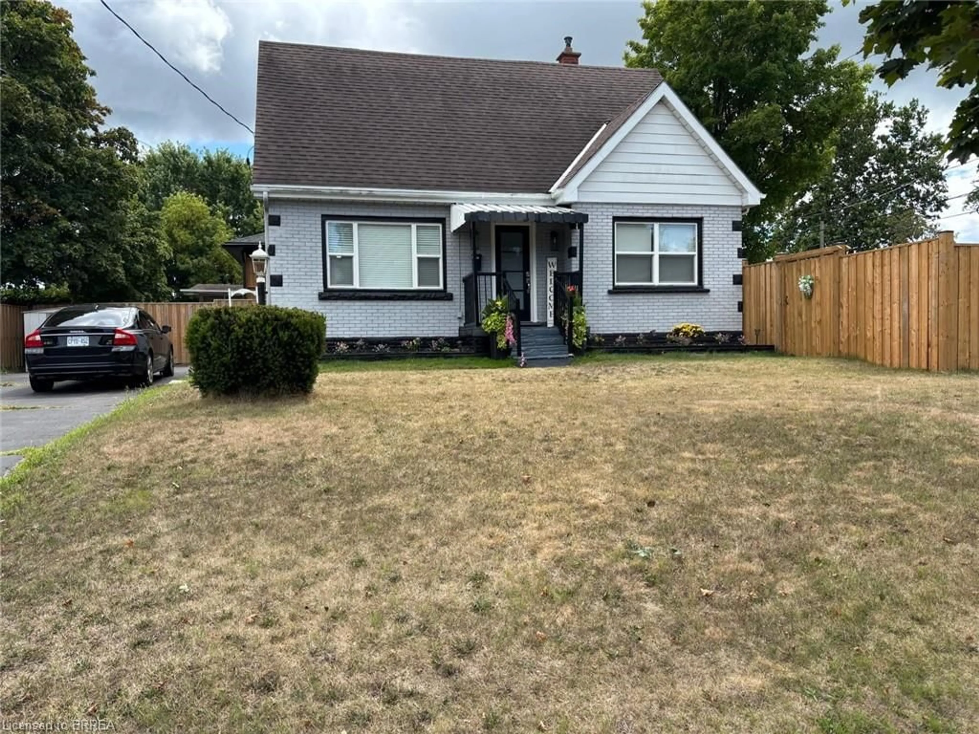 Home with vinyl exterior material, street for 75 Tollgate Rd, Brantford Ontario N3R 4Z5