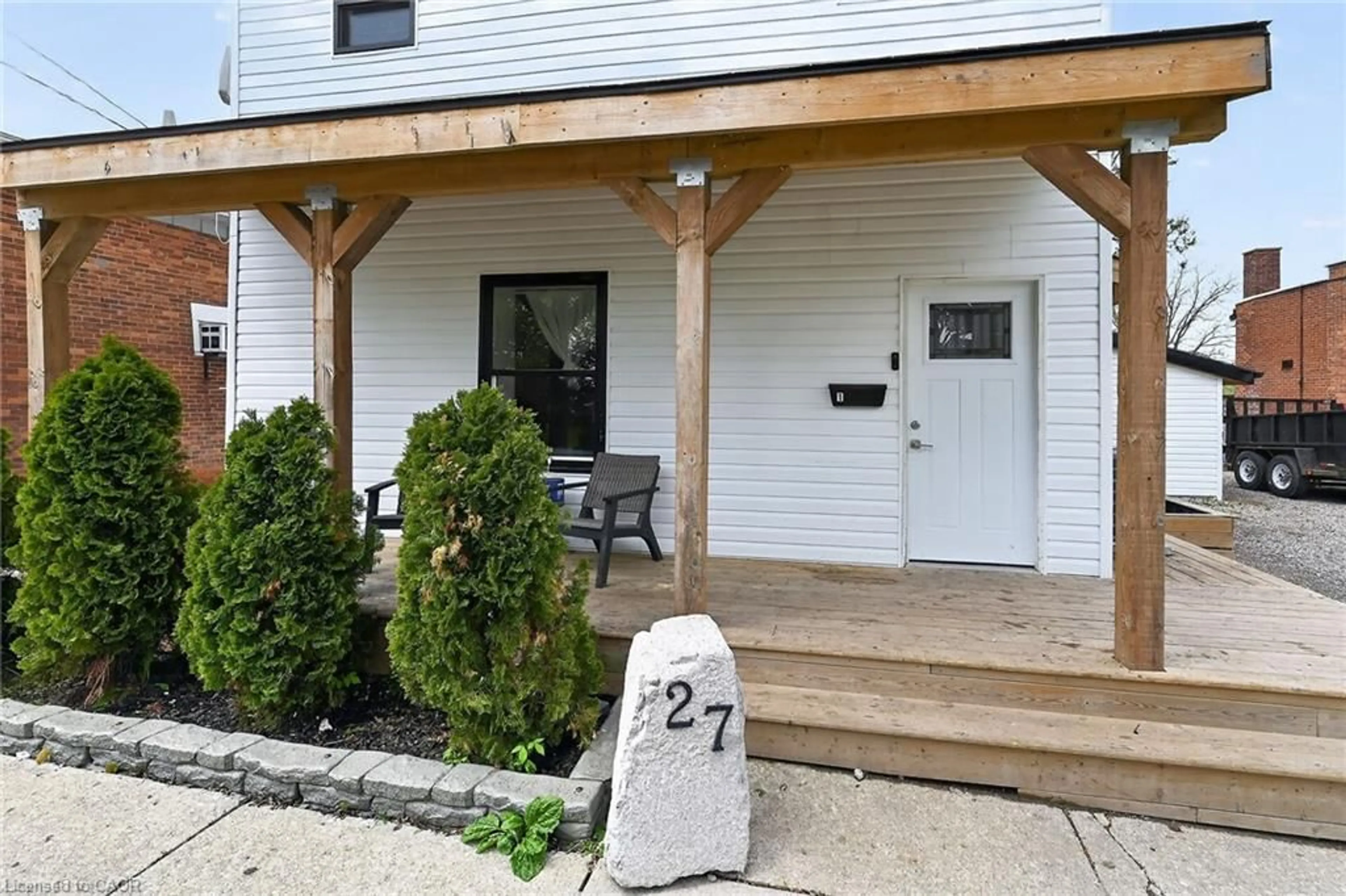 Patio, street for 27 Cayuga St, Cayuga Ontario N0A 1E0