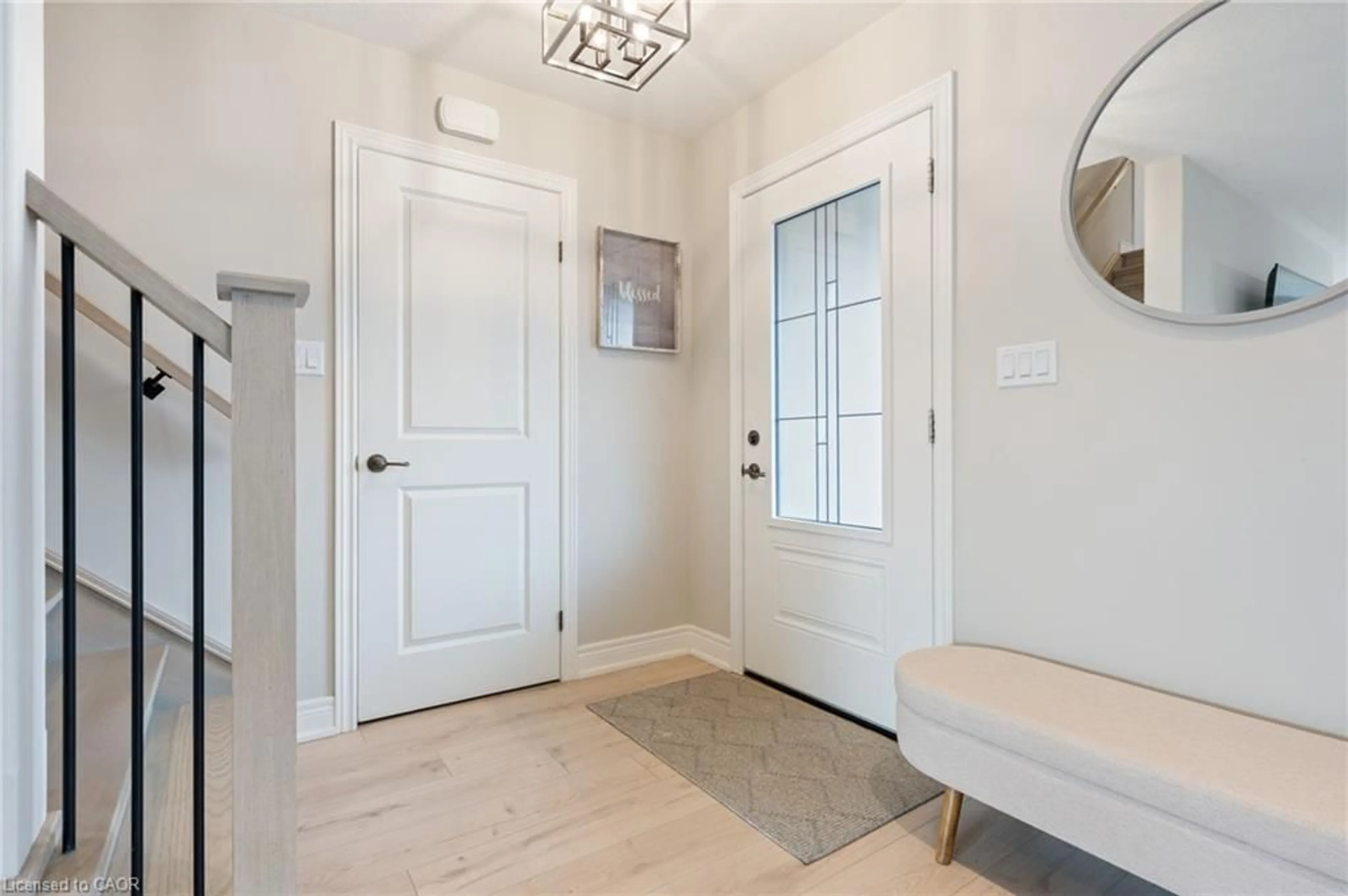 Indoor entryway for 22 Hare St, Waterford Ontario N0E 1Y0