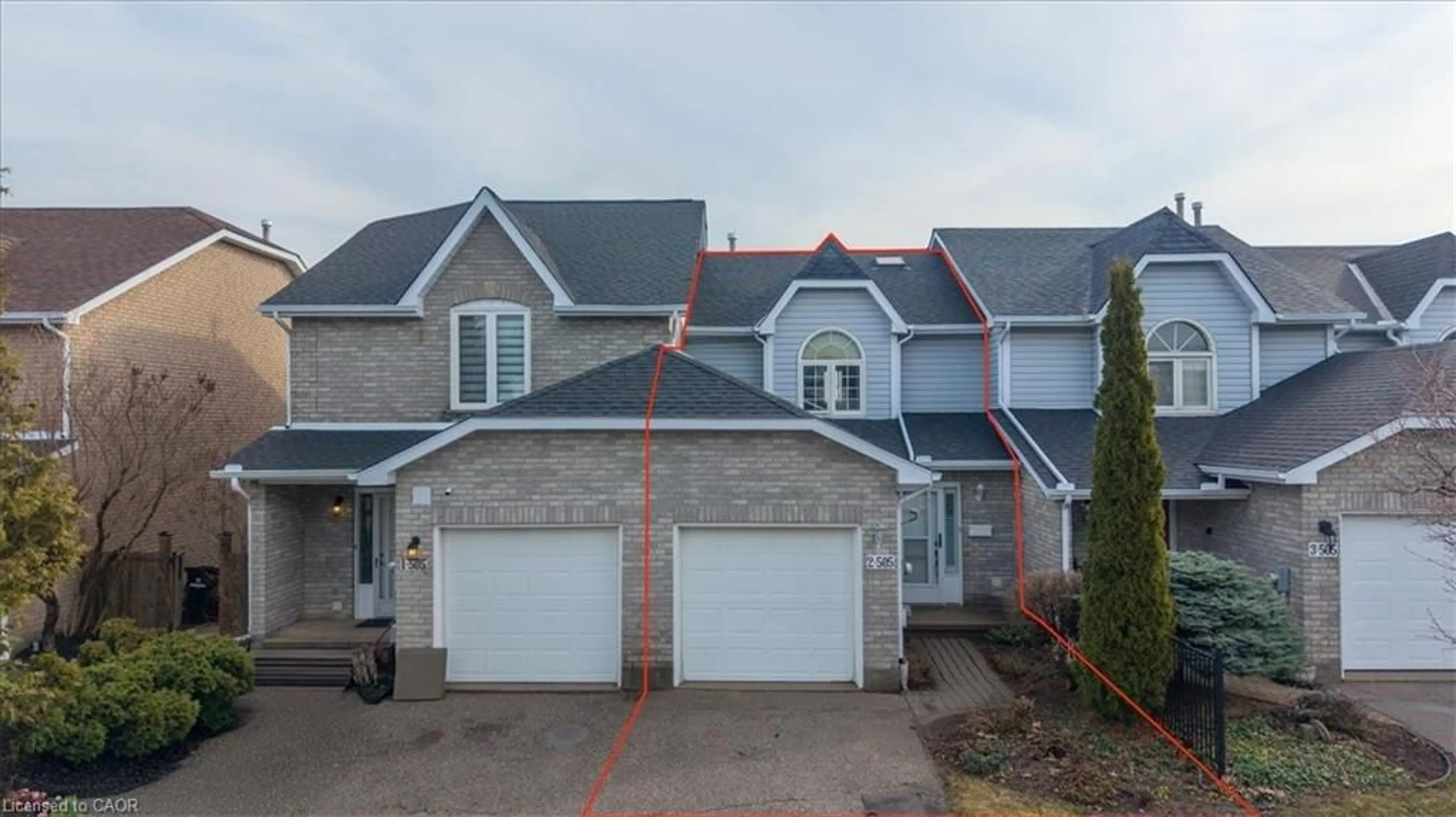 A pic from outside/outdoor area/front of a property/back of a property/a pic from drone, street for 505 Oakvale Dr #2, Waterloo Ontario N2T 2G6