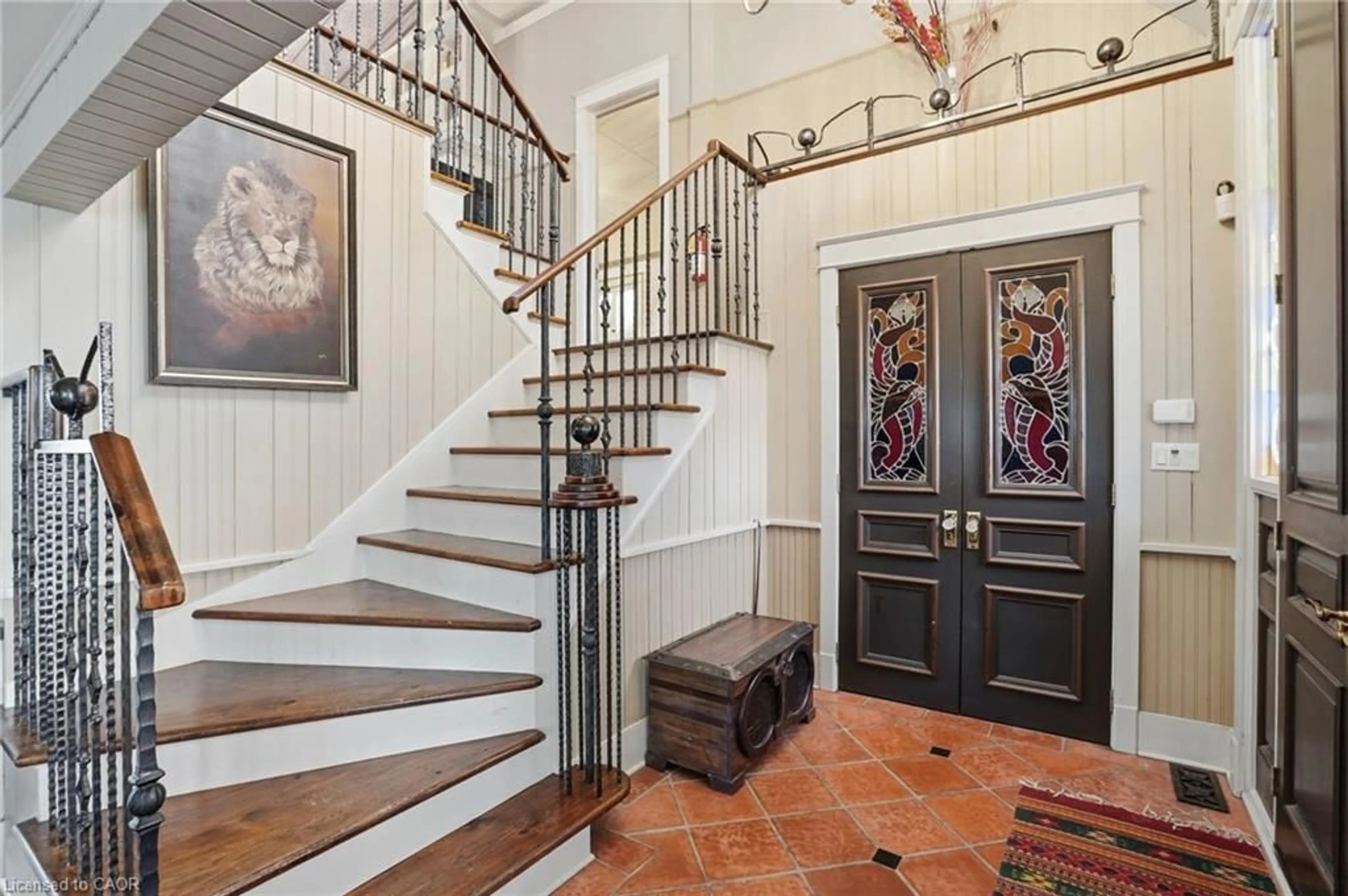 Indoor foyer for 1426 Niagara Stone Rd, Niagara-on-the-Lake Ontario L0S 1T0