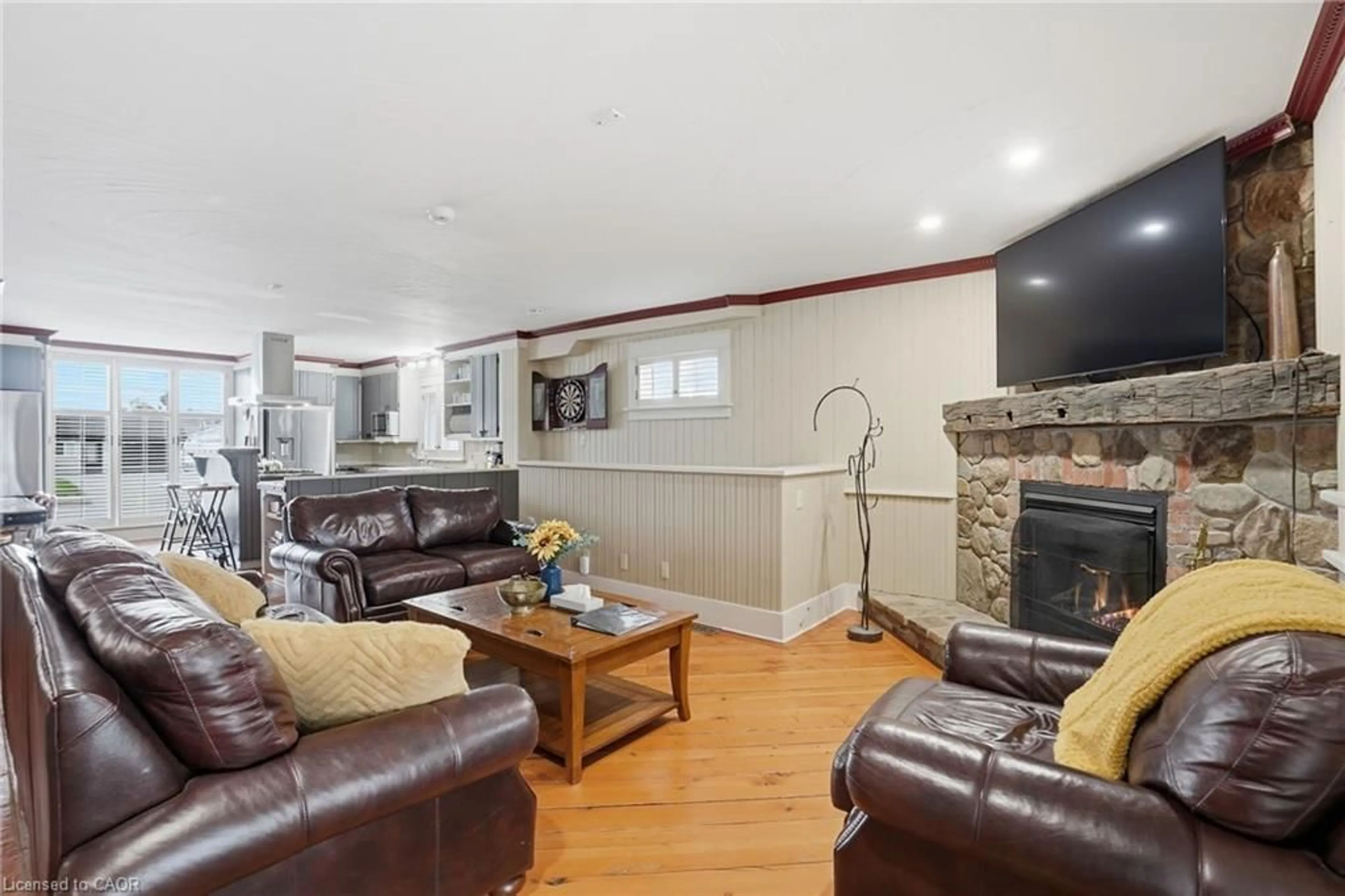 Living room with furniture, unknown for 1426 Niagara Stone Rd, Niagara-on-the-Lake Ontario L0S 1T0