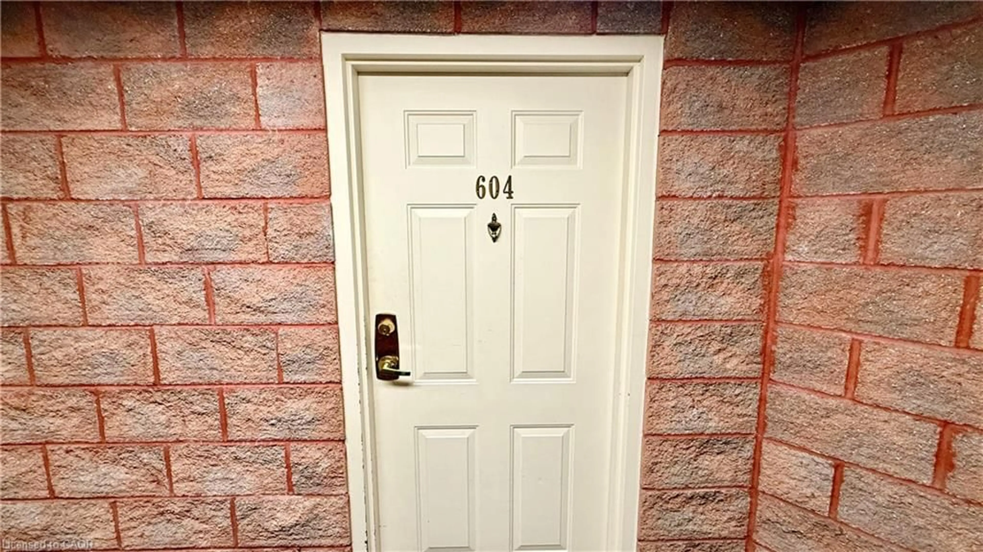 Indoor entryway for 5 Mill Pond Crt #604, Simcoe Ontario N3Y 5J6