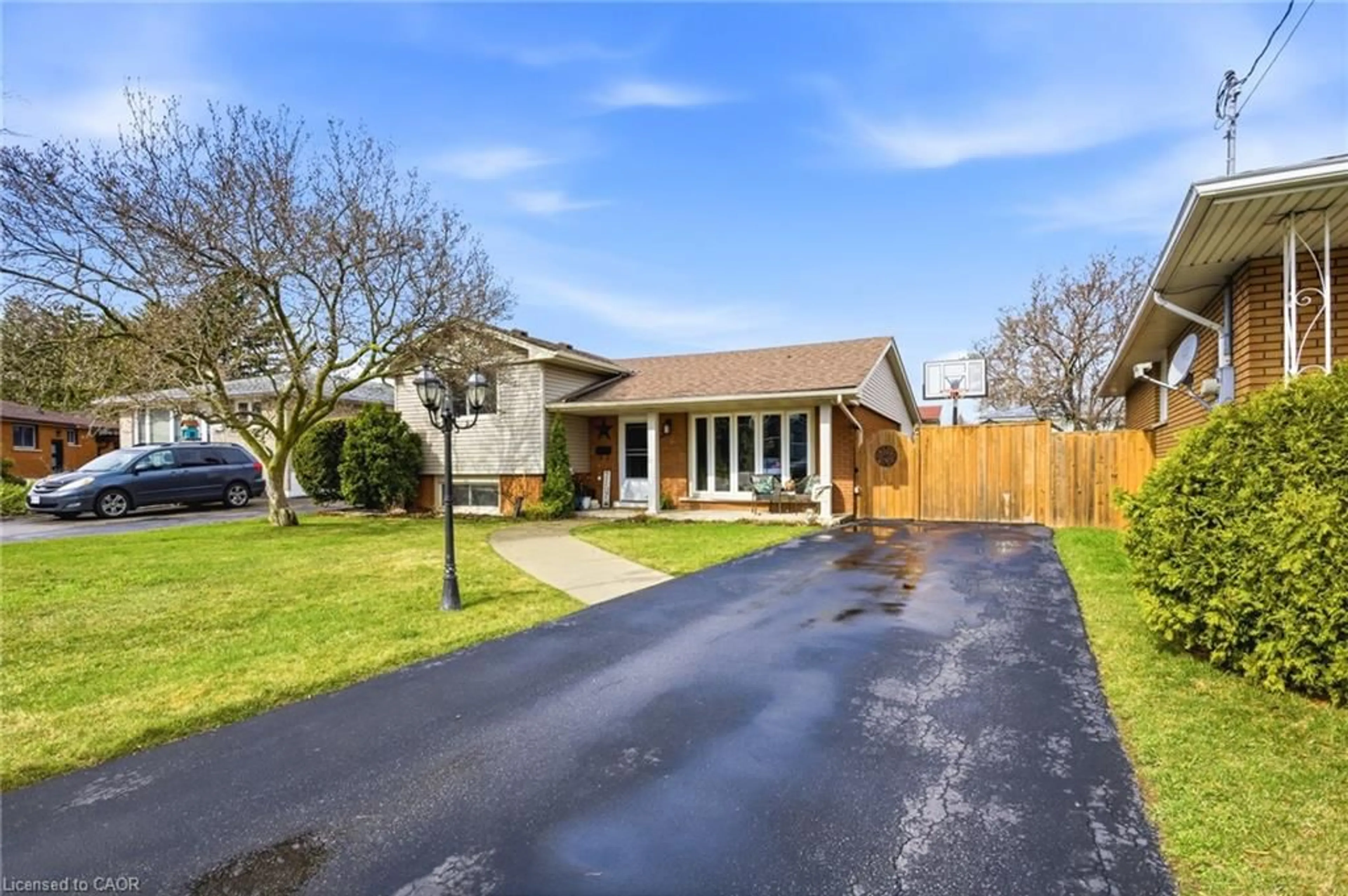 Unknown for 3 Elvia Crt, Stoney Creek Ontario L8G 3W8