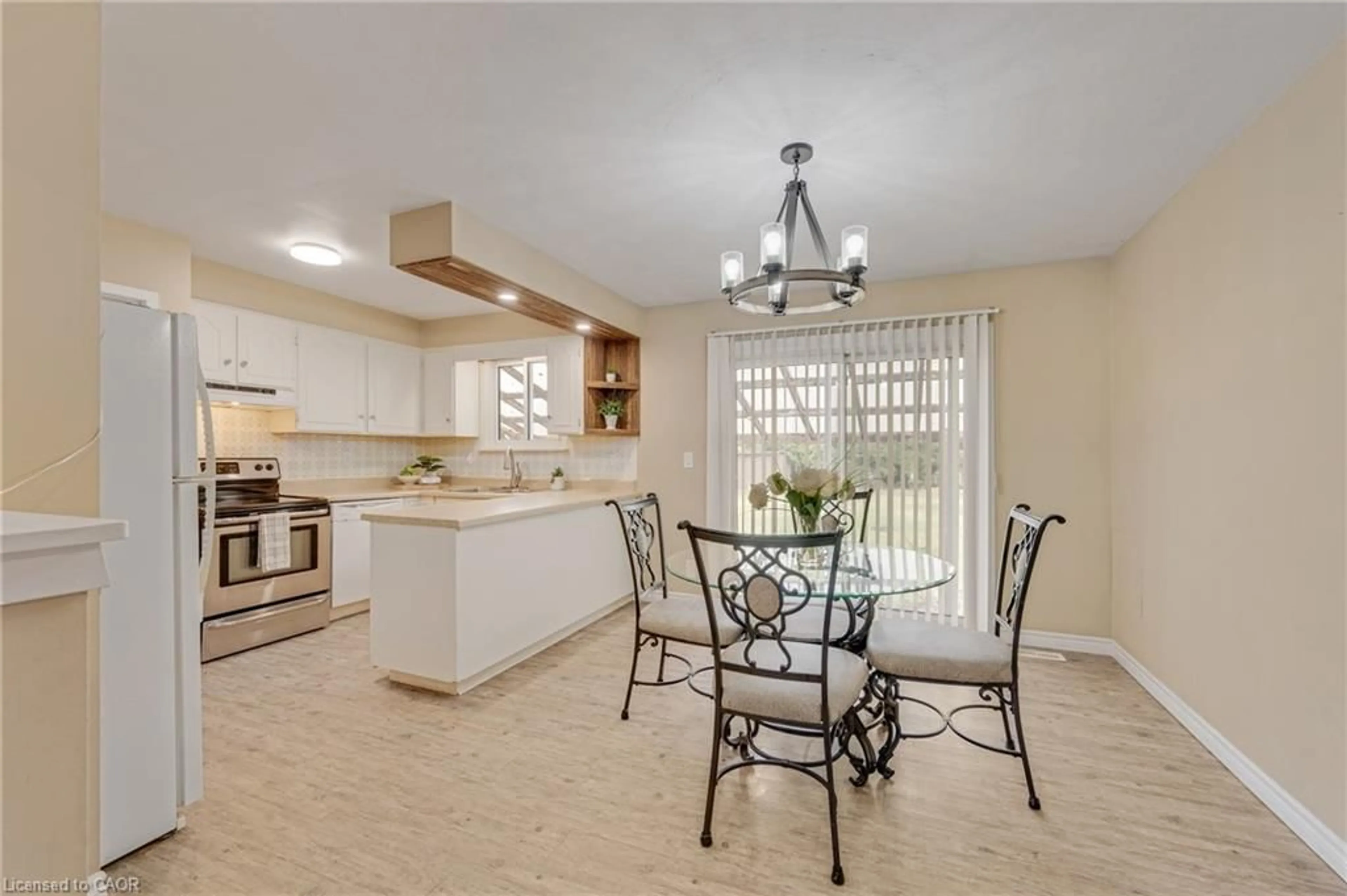 Open concept kitchen, ceramic/tile floor for 4 Lyndhurst Ave, Simcoe Ontario N3Y 4J9