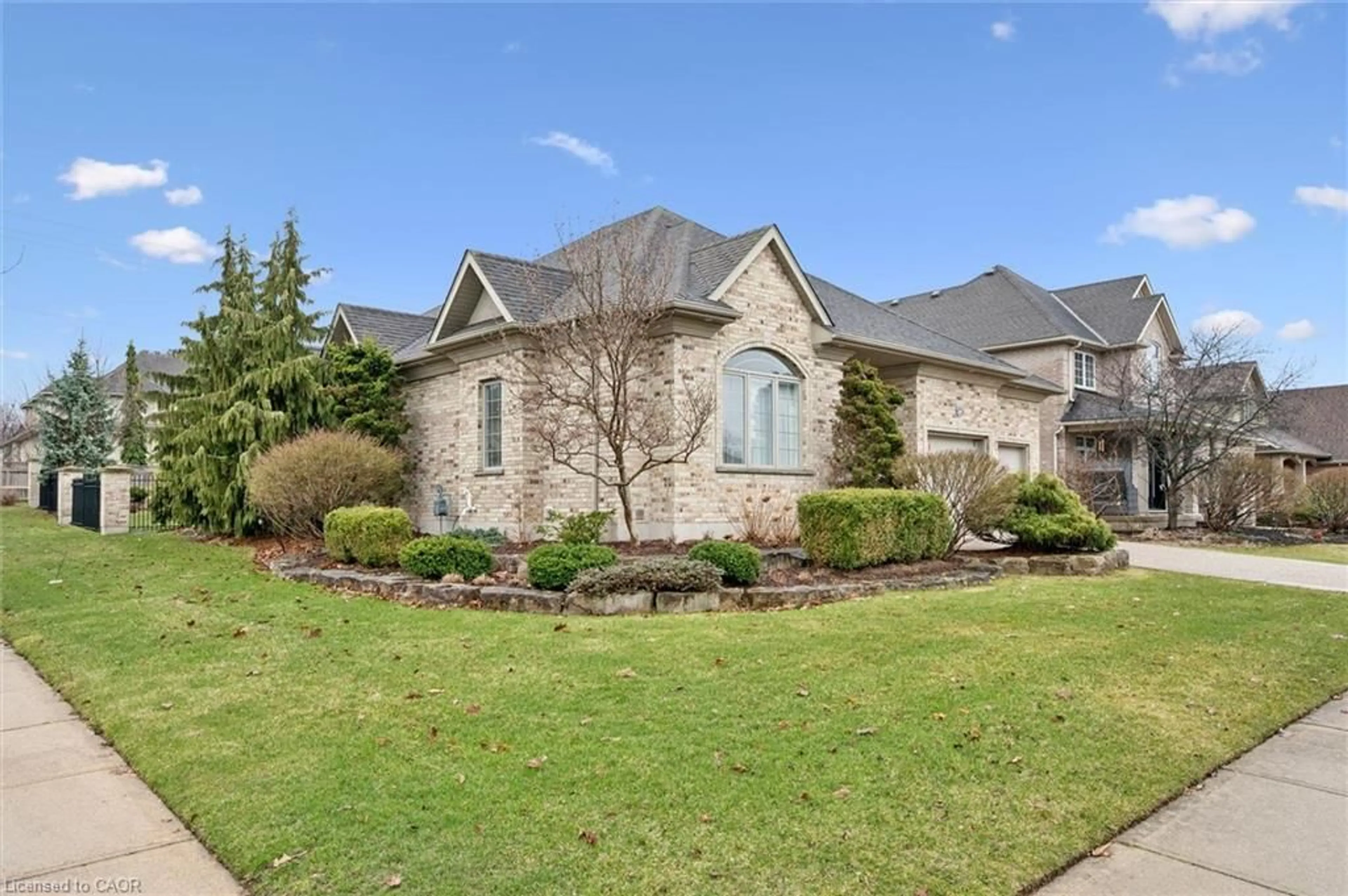 Home with brick exterior material, street for 285 Deer Ridge Dr, Kitchener Ontario N2P 2K6