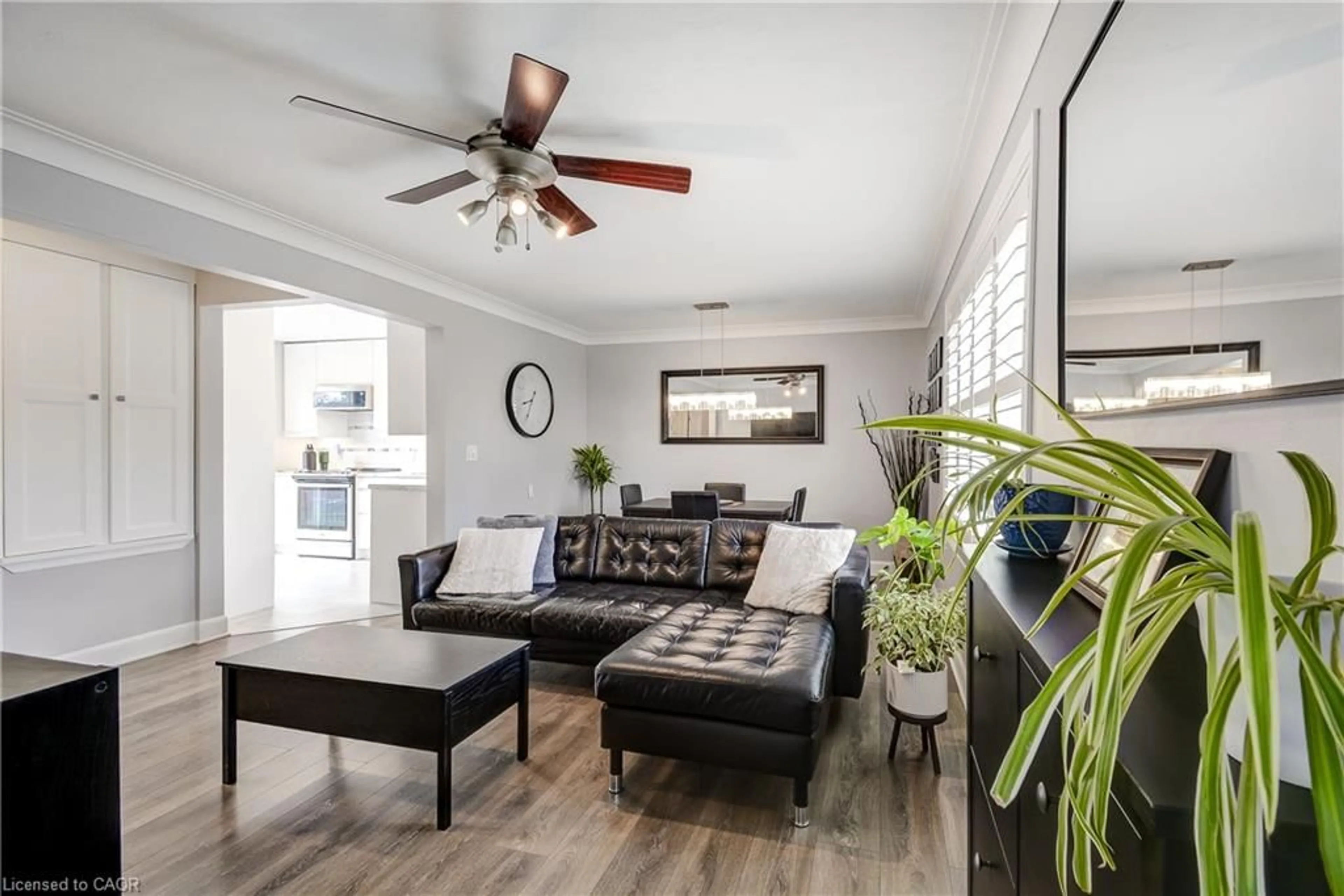 Living room with furniture, unknown for 6 Lyndhurst St, Brantford Ontario N3S 4M3