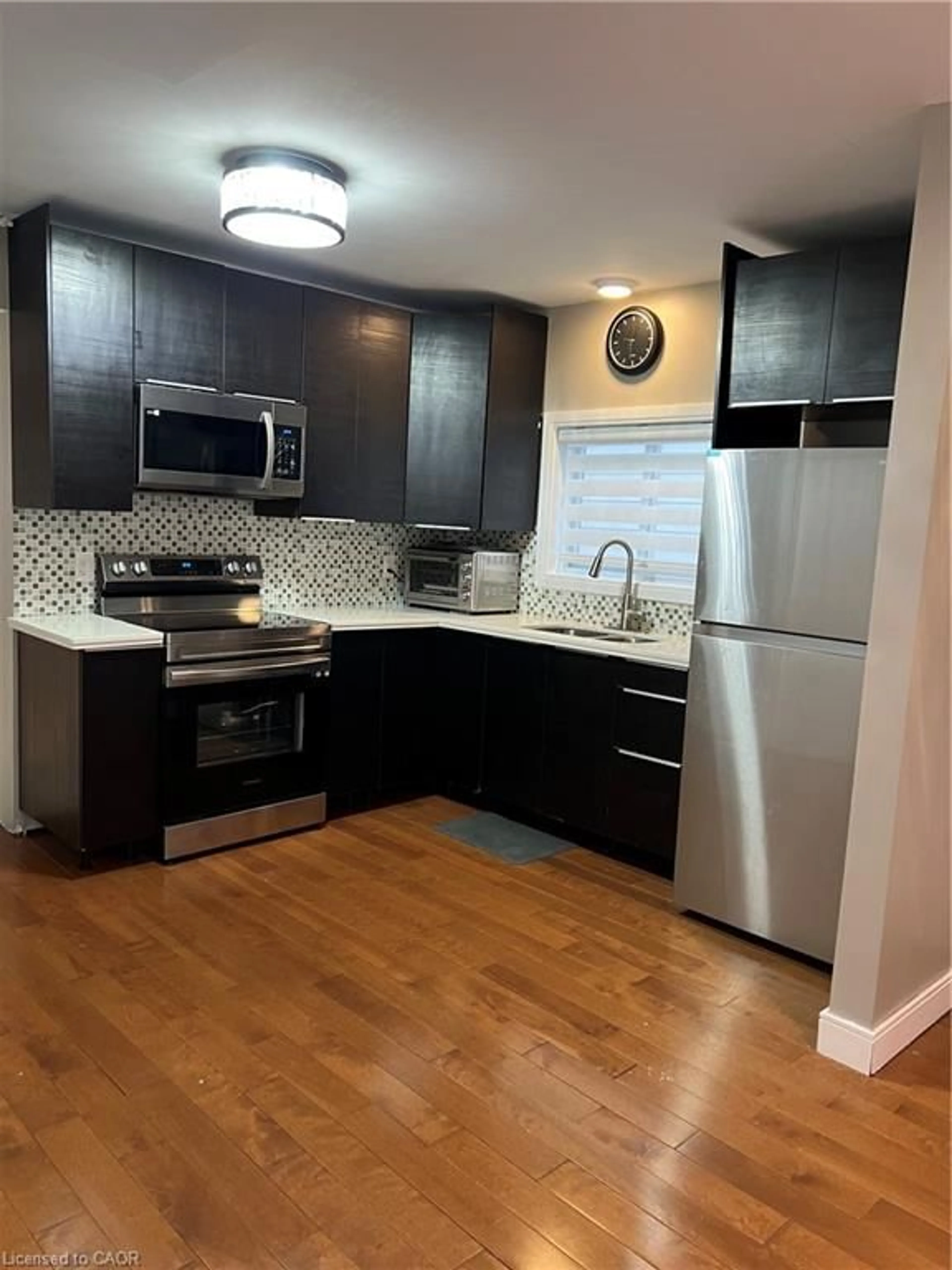 Standard kitchen, unknown for 179 Vine St, St. Catharines Ontario L2R 3Y7