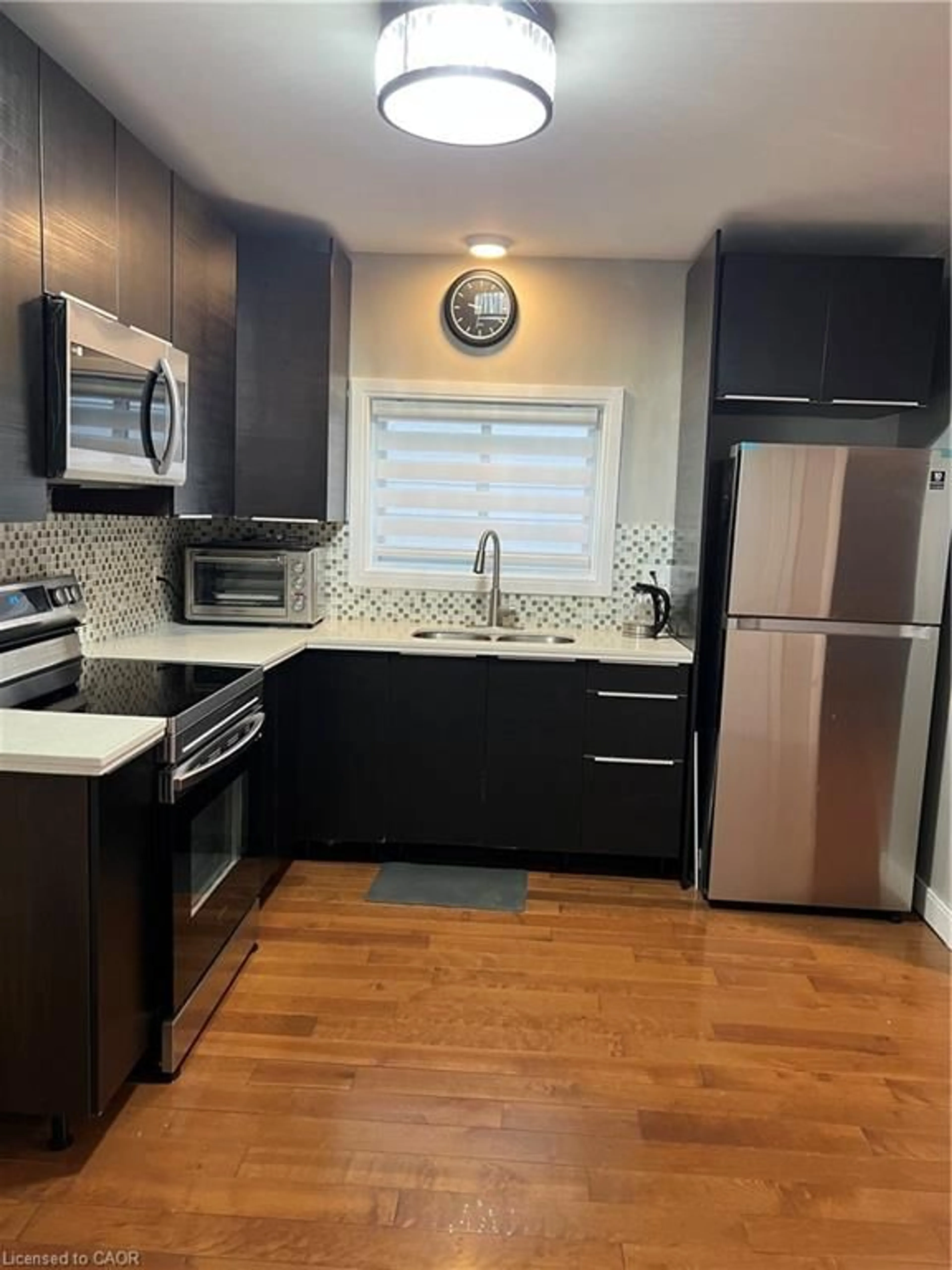 Standard kitchen, unknown for 179 Vine St, St. Catharines Ontario L2R 3Y7