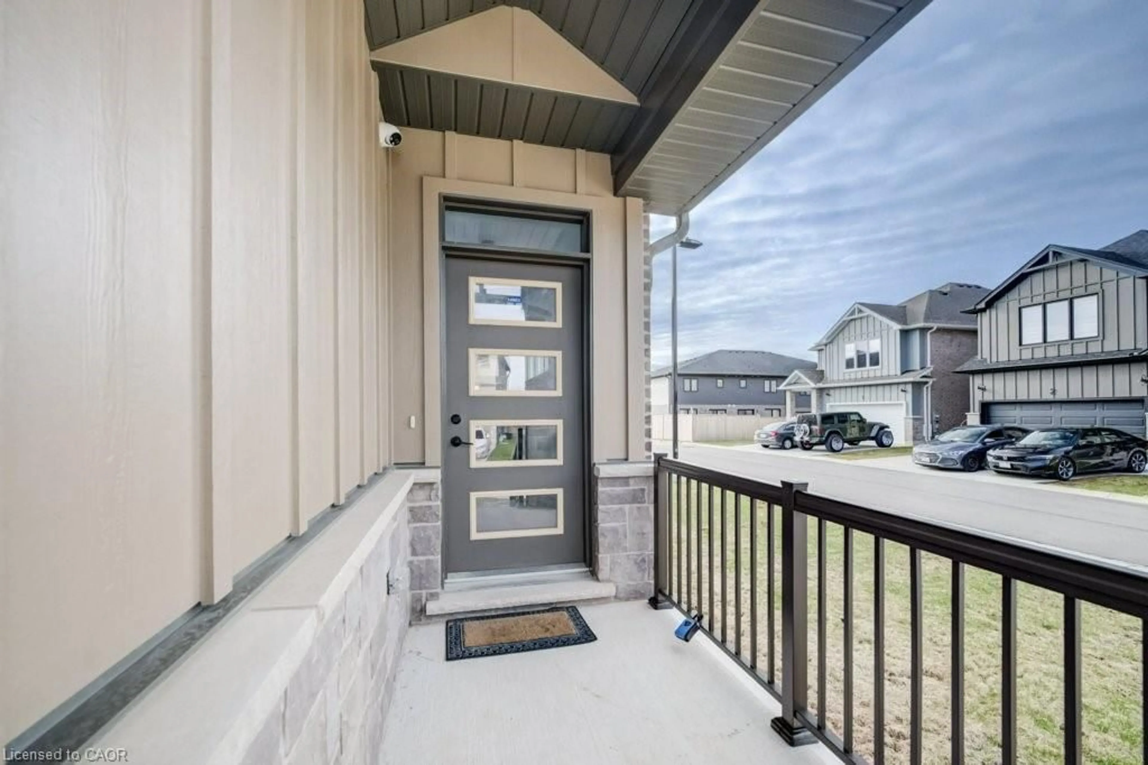 Indoor entryway for 32 Faith St #19, Cambridge Ontario N1T 0E8