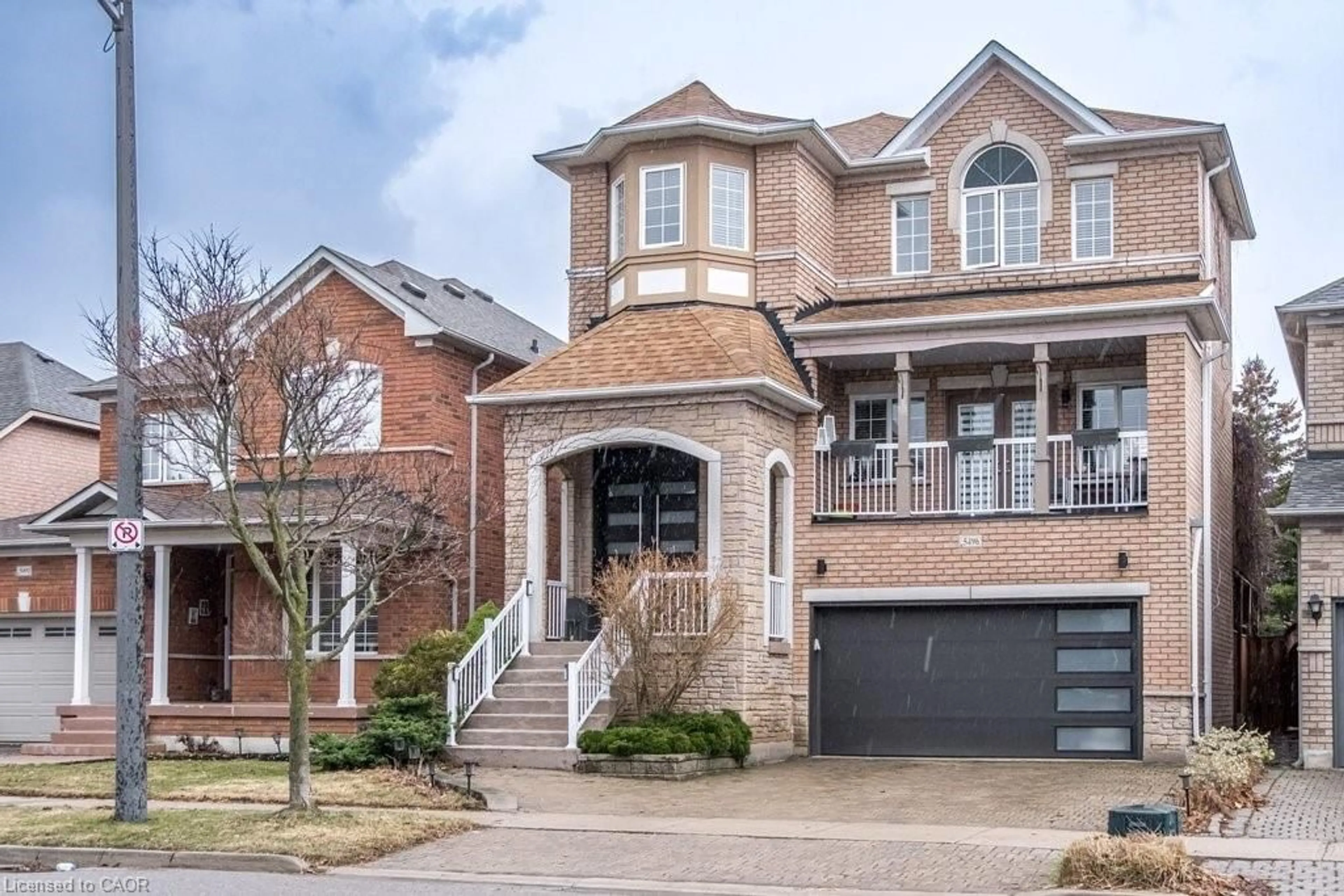 Home with brick exterior material, street for 5496 Longford Dr, Mississauga Ontario L5M 6N3