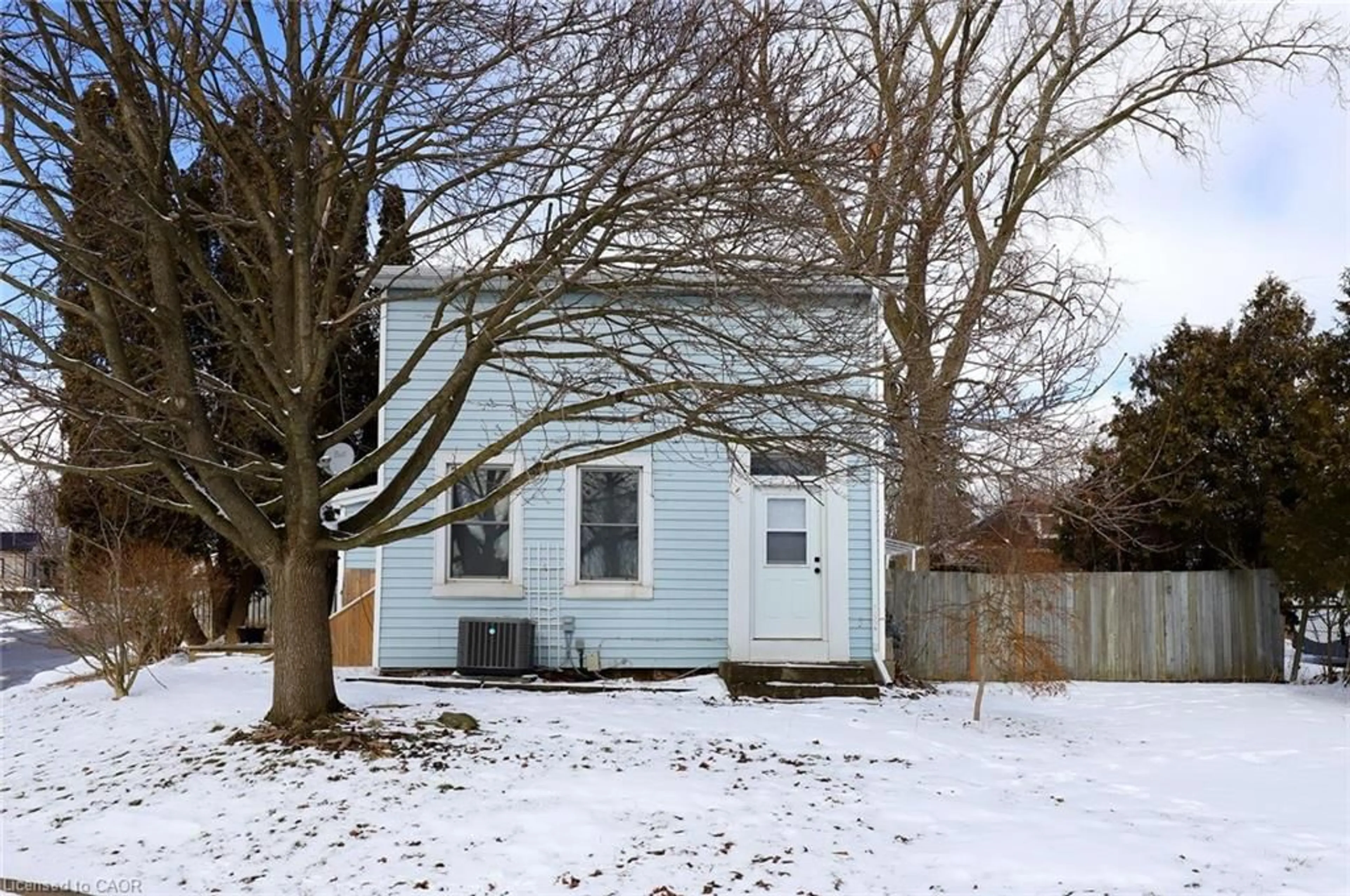 Shed for 1 John Ave, Paris Ontario N3L 2S8