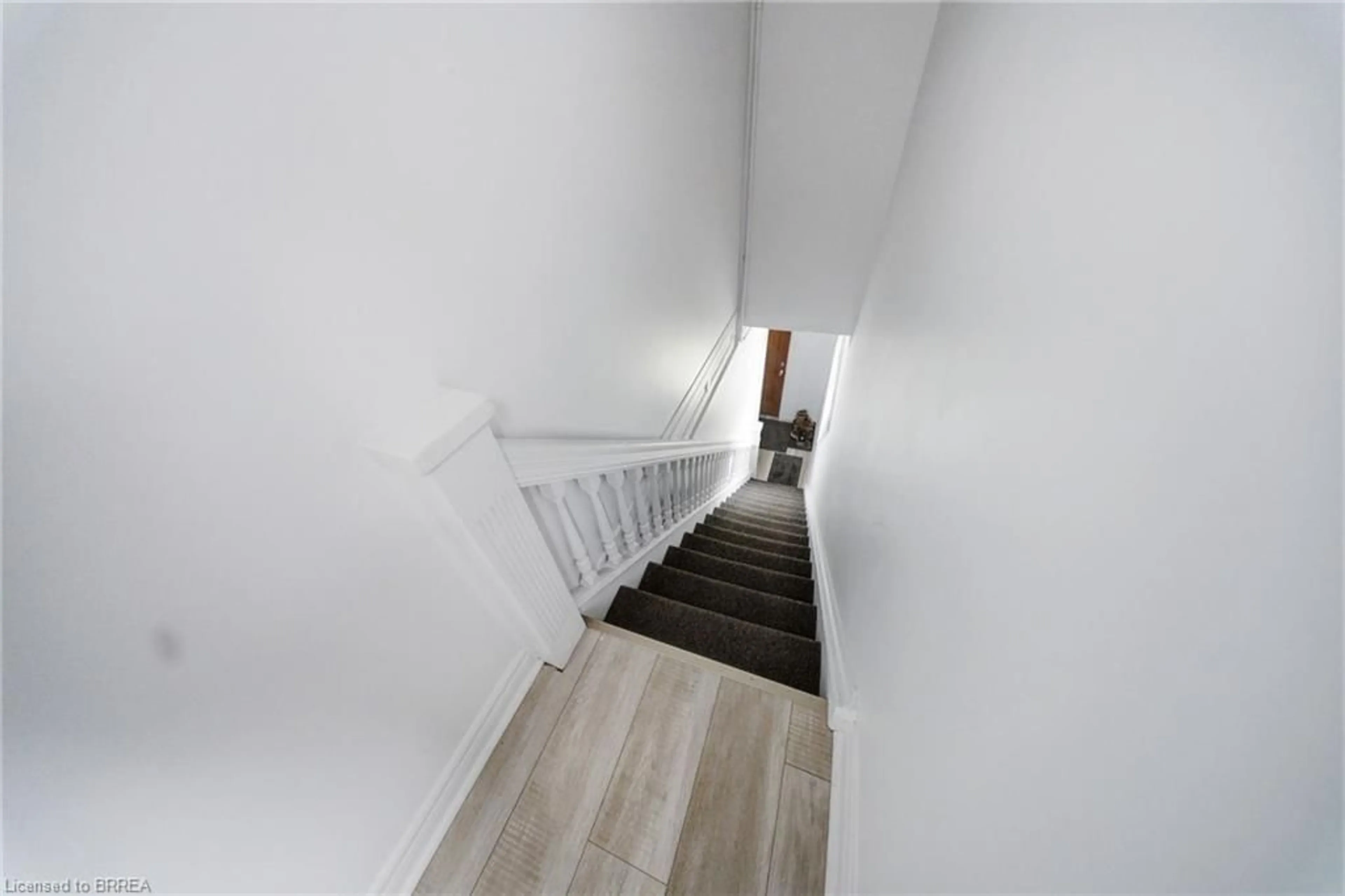 Stairs for 169 Darling St, Brantford Ontario N3S 3W5