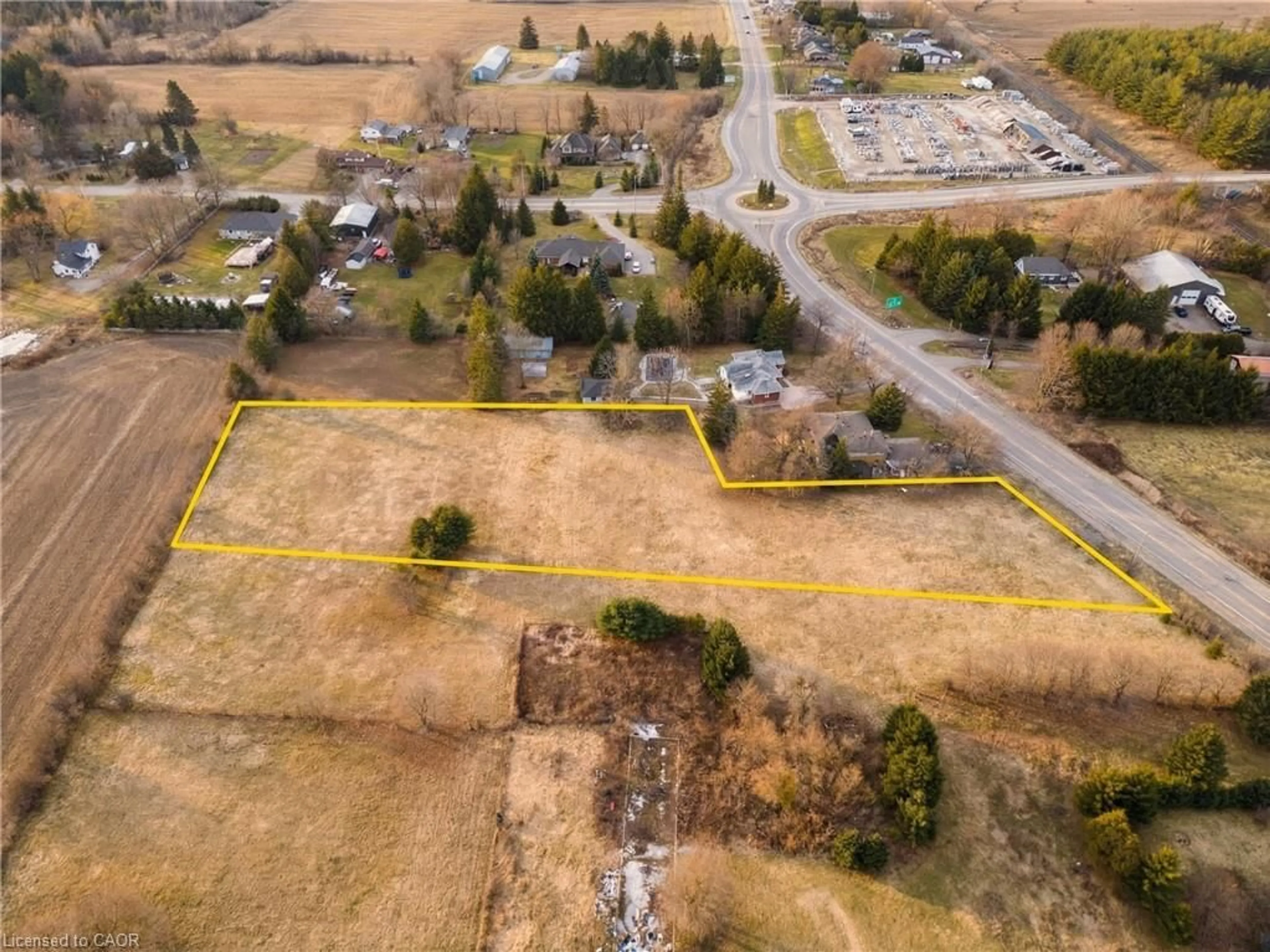 A pic from outside/outdoor area/front of a property/back of a property/a pic from drone, building for 8011 Highway 7, Guelph/Eramosa Ontario N1H 6H8