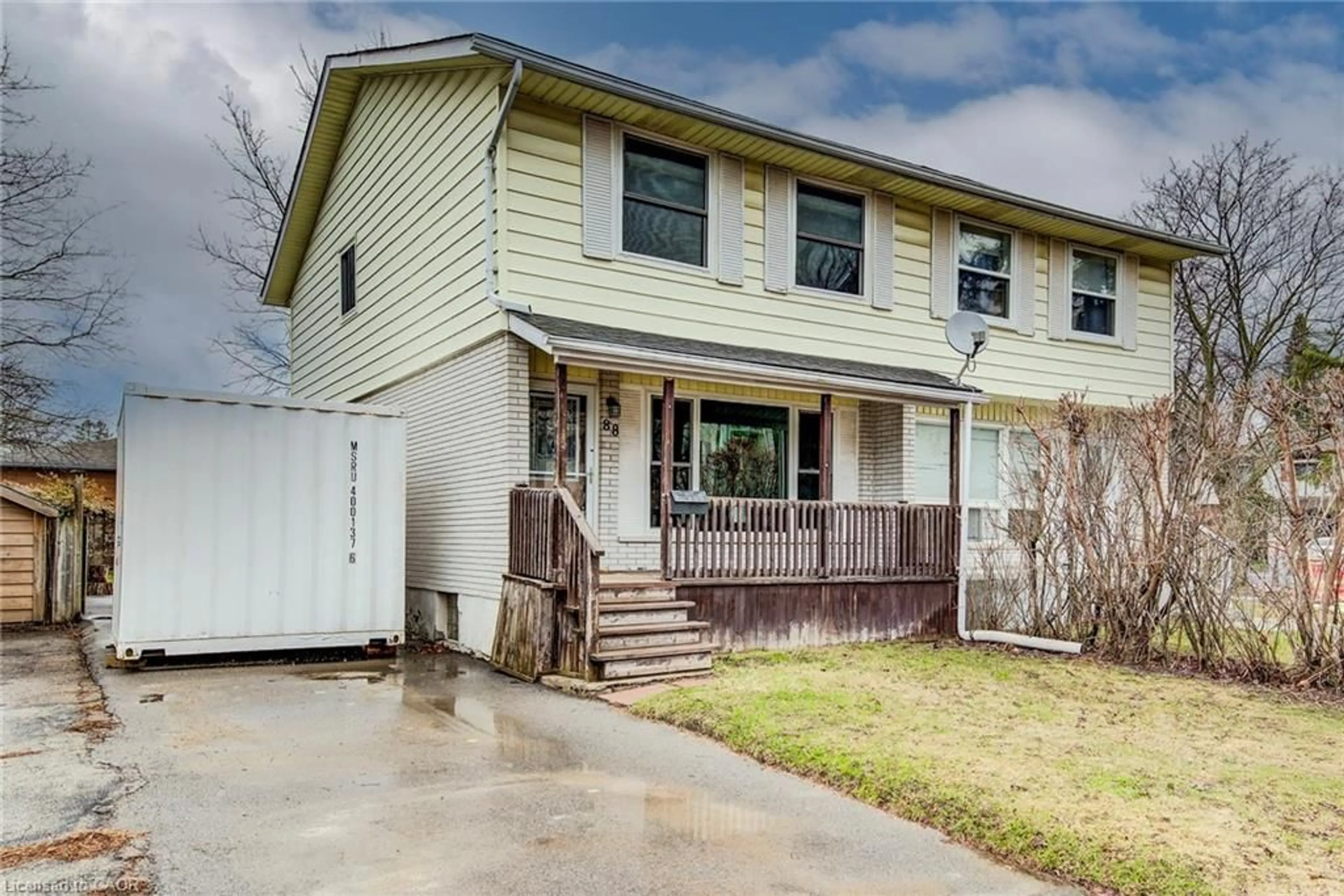 Home with vinyl exterior material, street for 88 Westwood Dr, Kitchener Ontario N2M 2K6