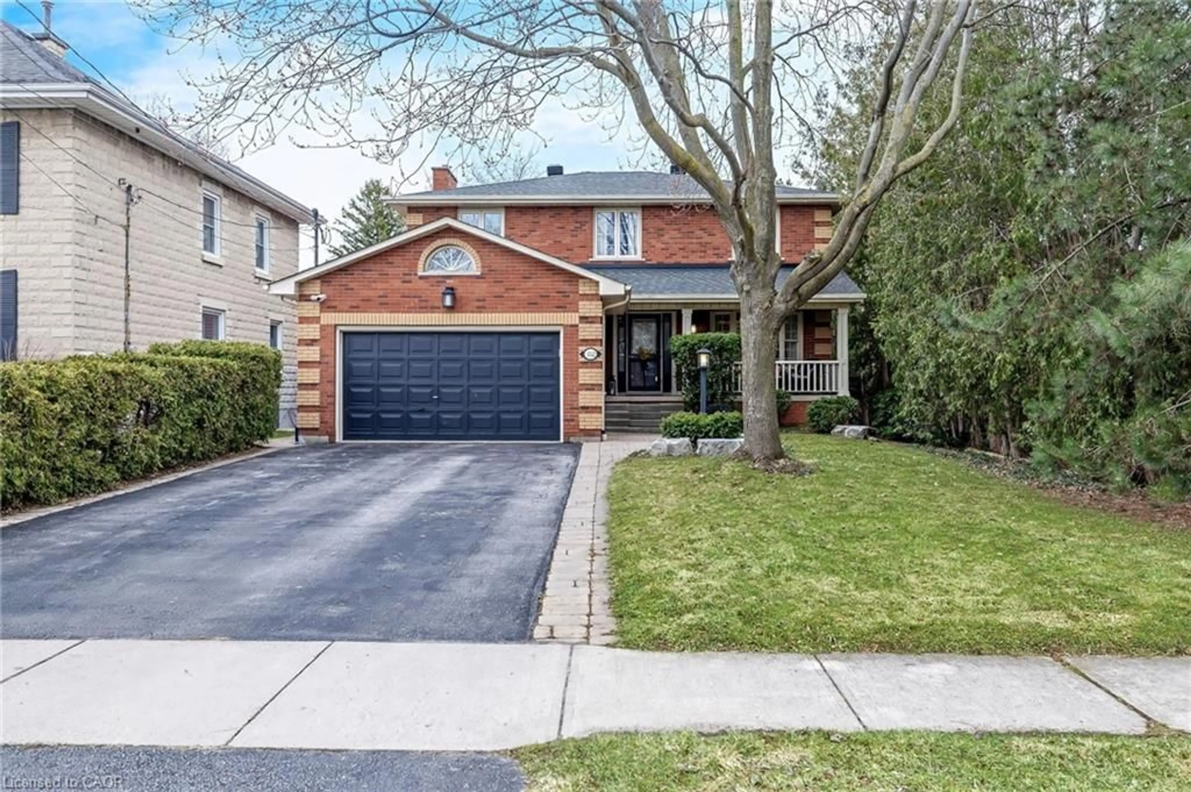 Home with brick exterior material, street for 352 Broadway Ave, Milton Ontario L9T 1T7