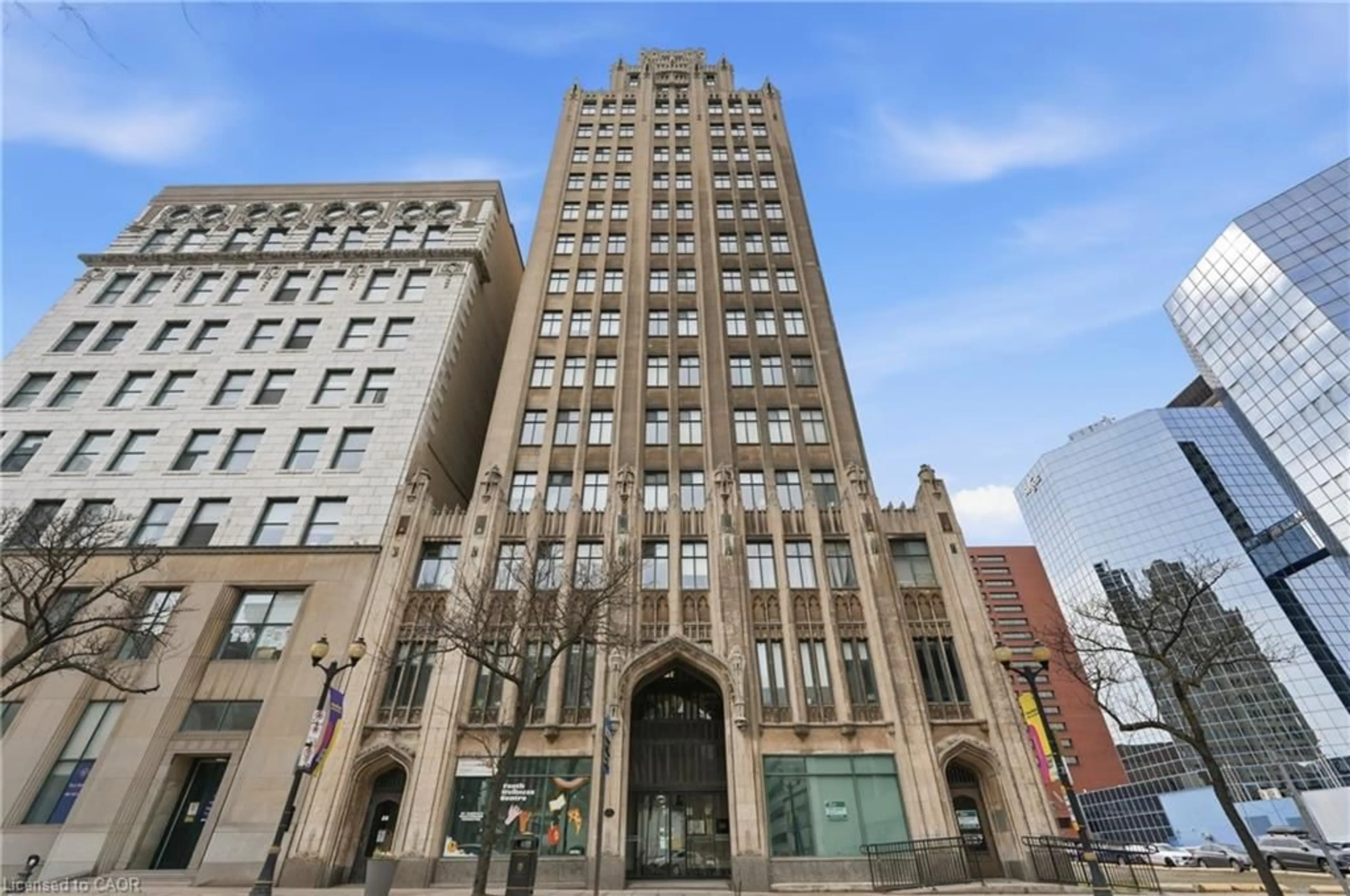 Indoor foyer for 36 James St #902, Hamilton Ontario L8P 4W4