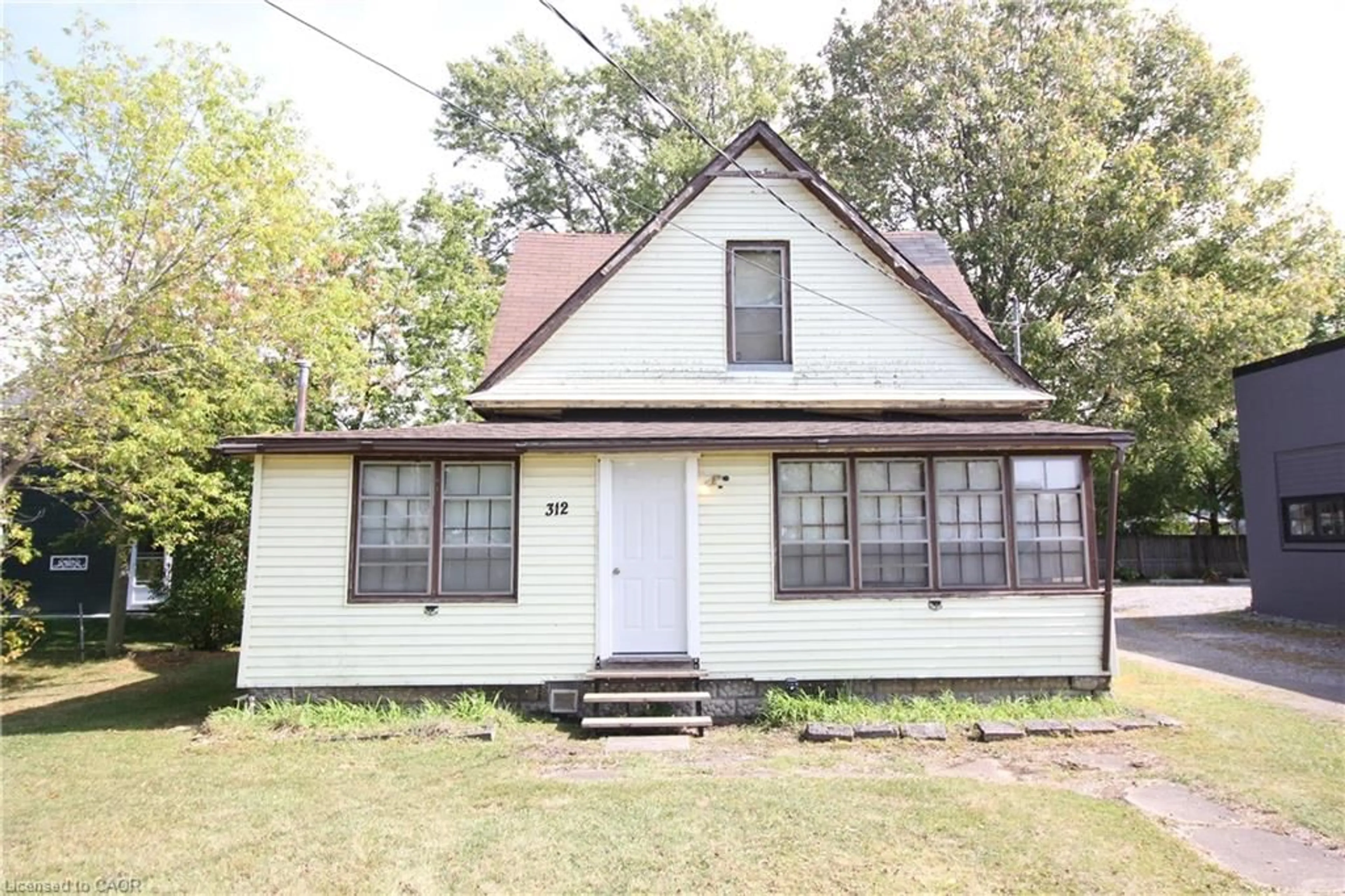 Home with vinyl exterior material, building for 312 Ridgeway Rd, Crystal Beach Ontario L0S 1B0