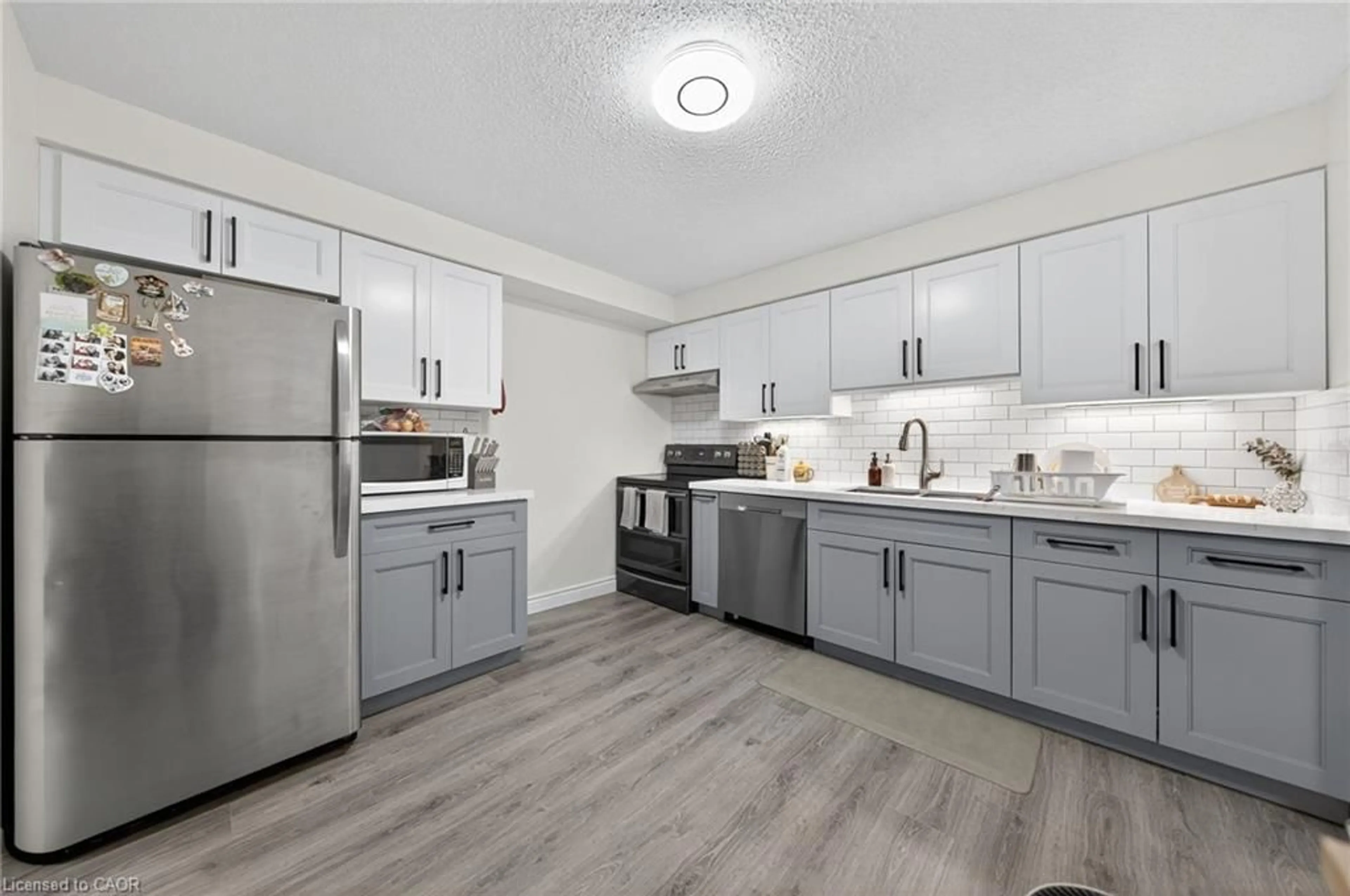 Standard kitchen, unknown for 55 Green Valley Dr #1504, Kitchener Ontario N2P 1Z6