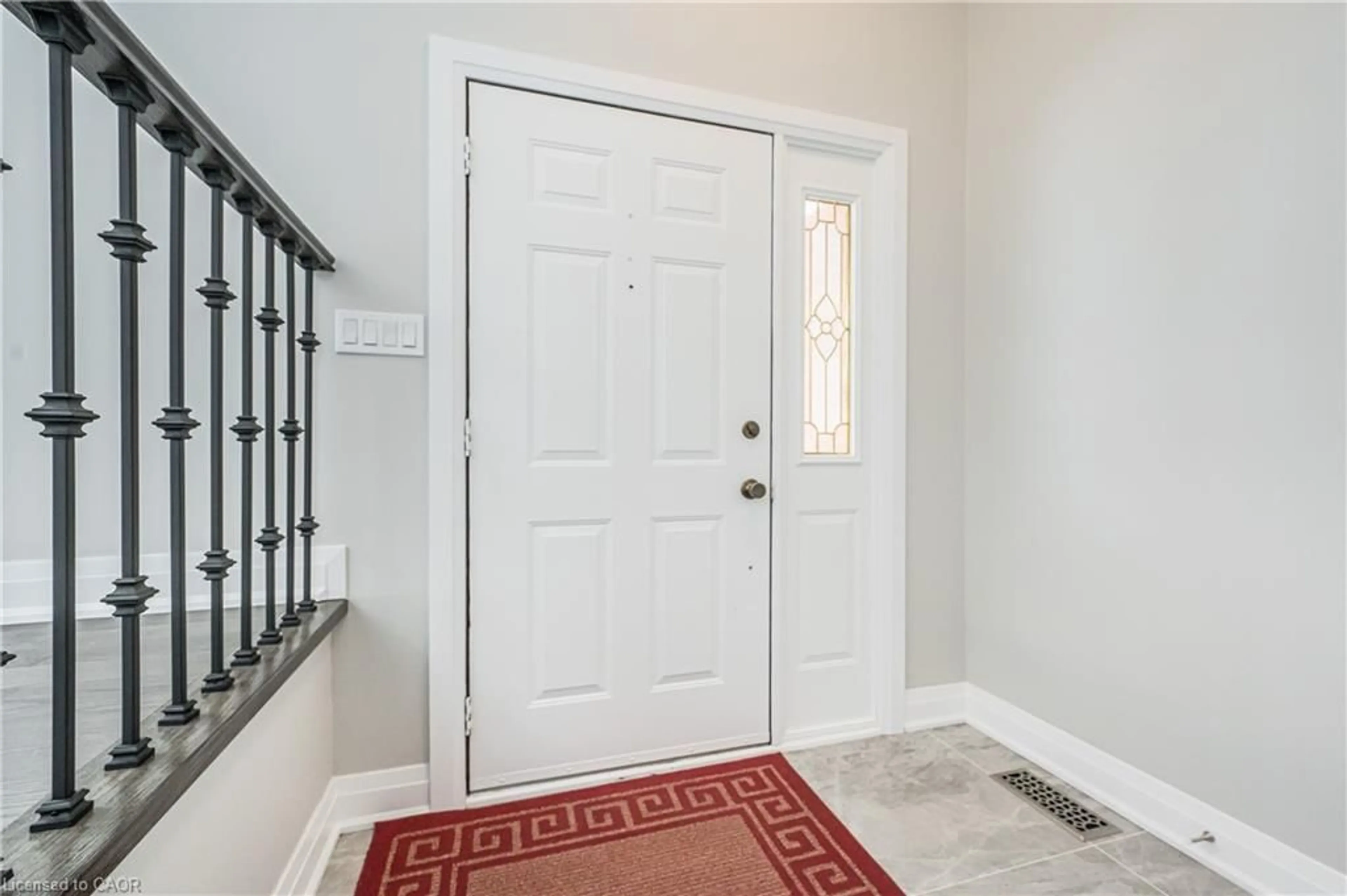 Indoor entryway for 567 Rustic Dr, Waterloo Ontario N2K 2A4