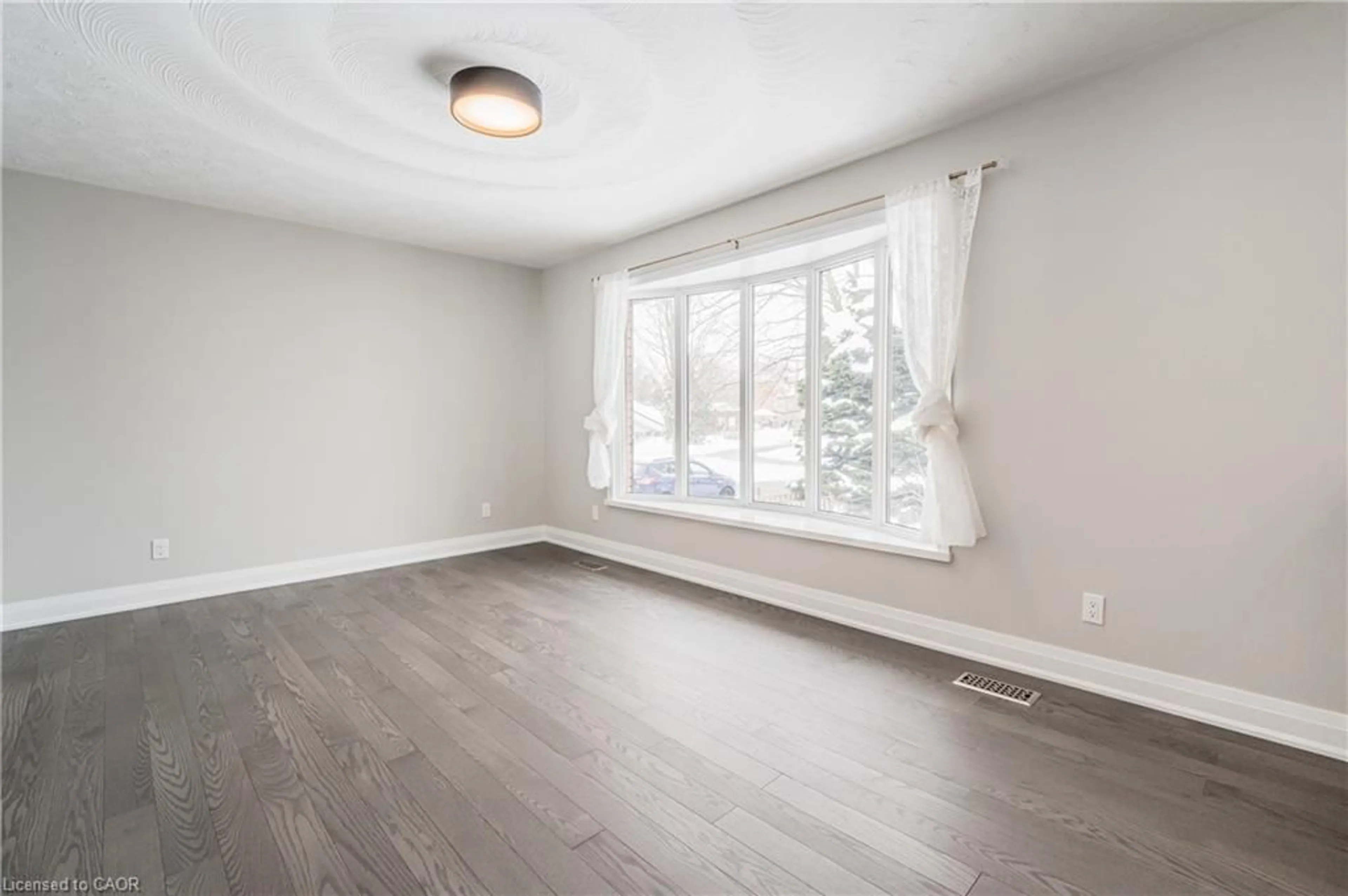 A pic of a room for 567 Rustic Dr, Waterloo Ontario N2K 2A4