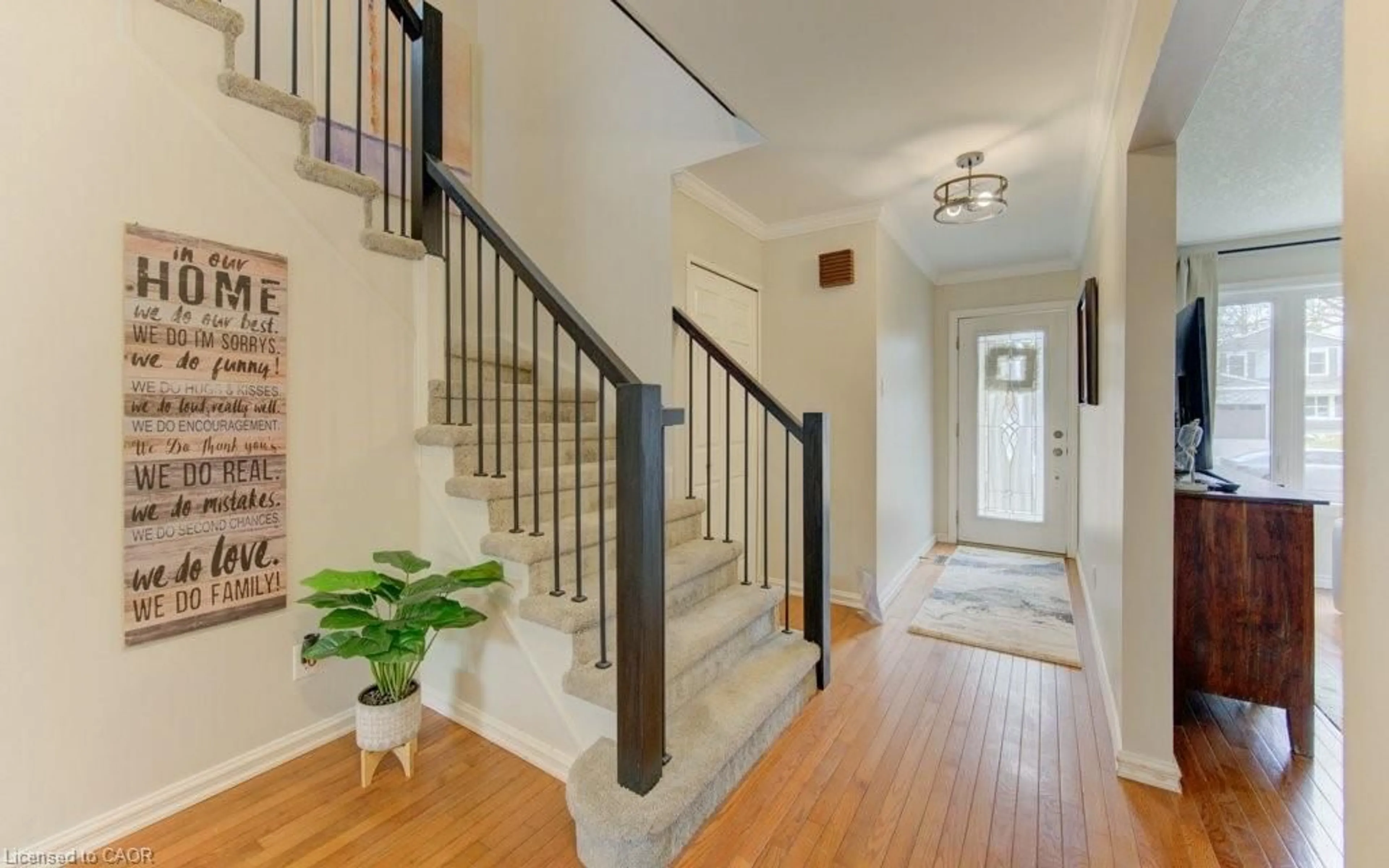 Indoor entryway for 15 Deerwood Cres, Kitchener Ontario N2N 1R4