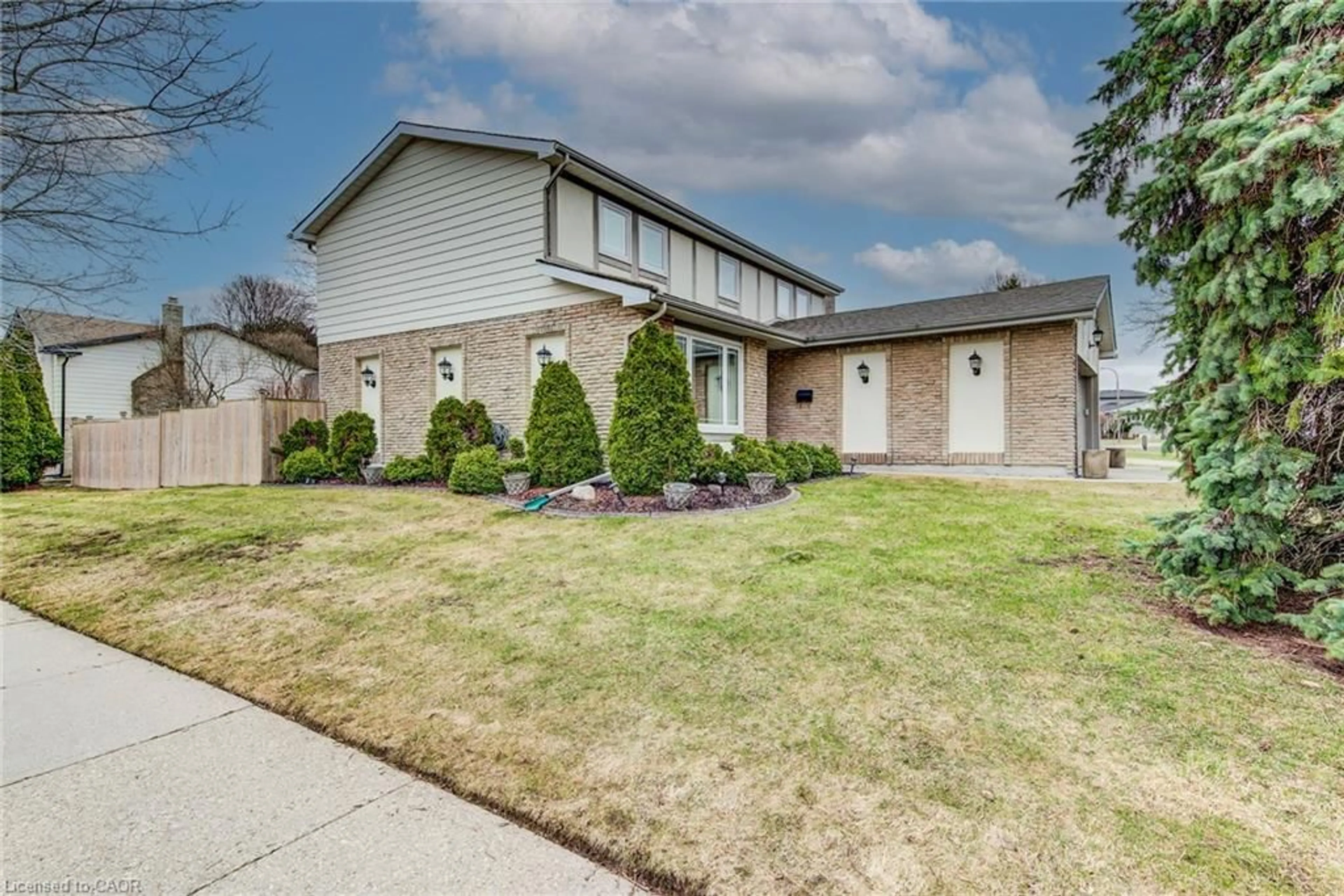 Home with brick exterior material, street for 2 Blue Spruce Crt, Kitchener Ontario N2N 1L1