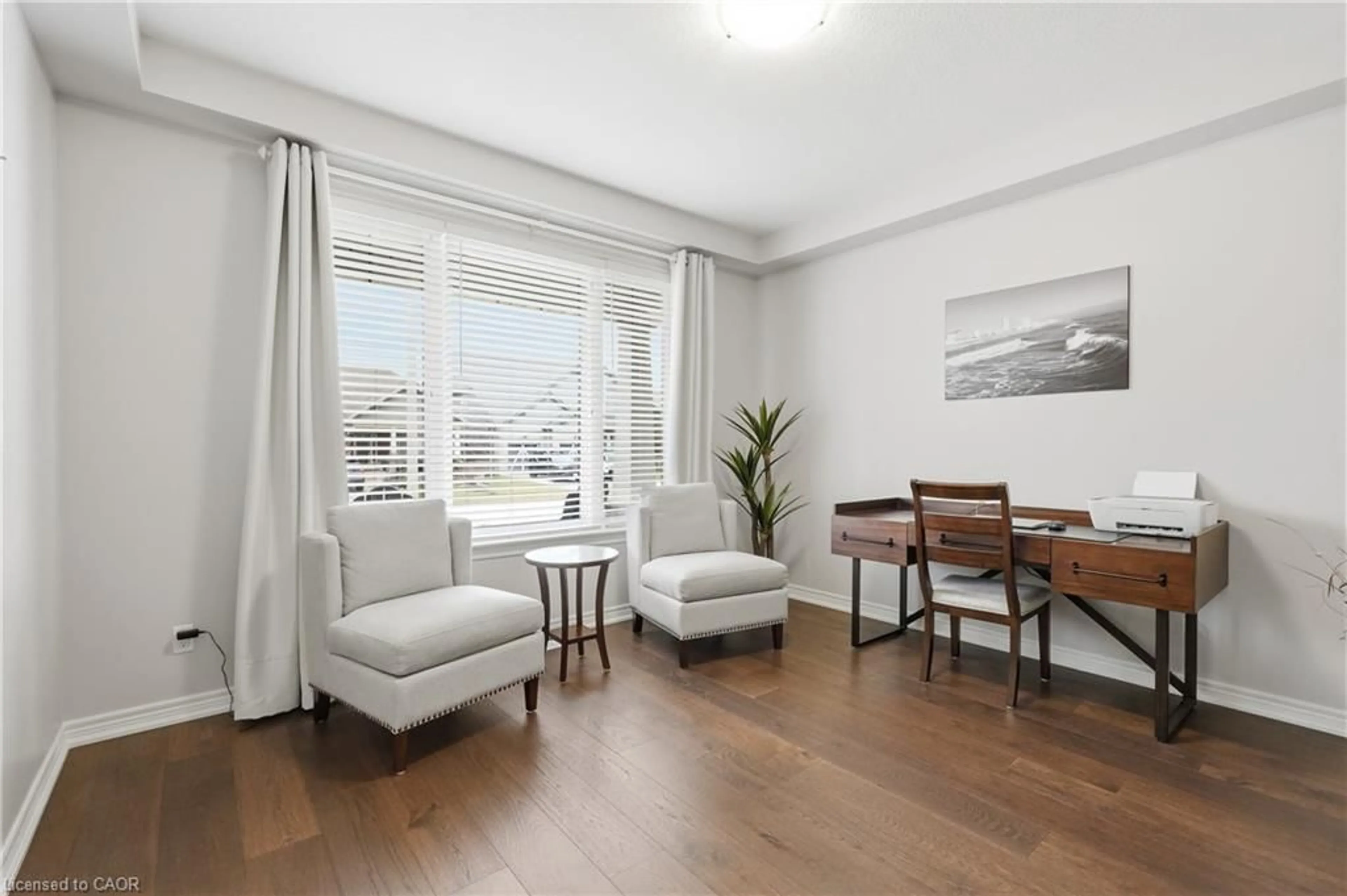 Living room with furniture, wood/laminate floor for 94 Anastasia Blvd, Smithville Ontario L0R 2A0