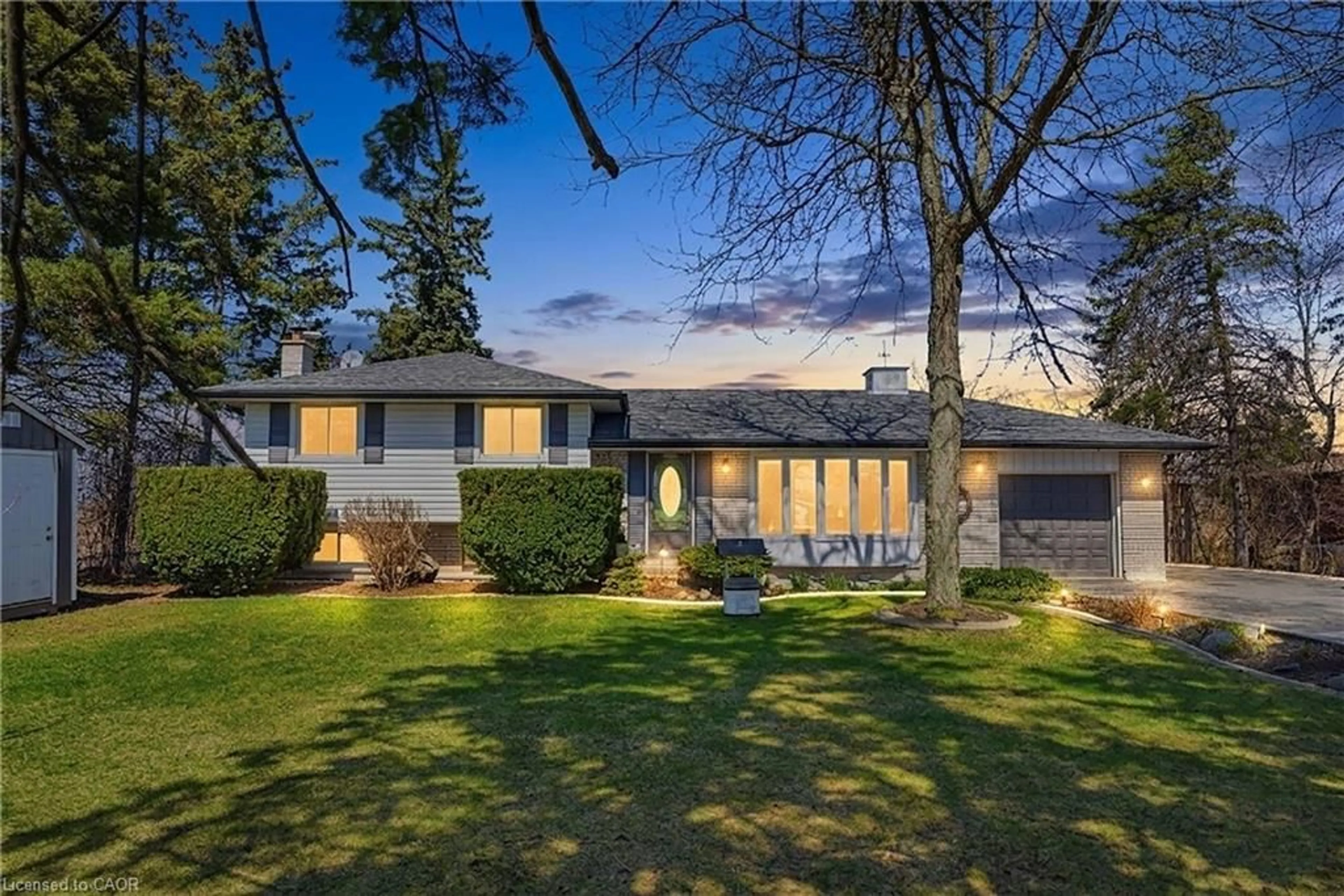 A pic from outside/outdoor area/front of a property/back of a property/a pic from drone, street for 4130 Golf Club Rd, Hannon Ontario L0R 1P0