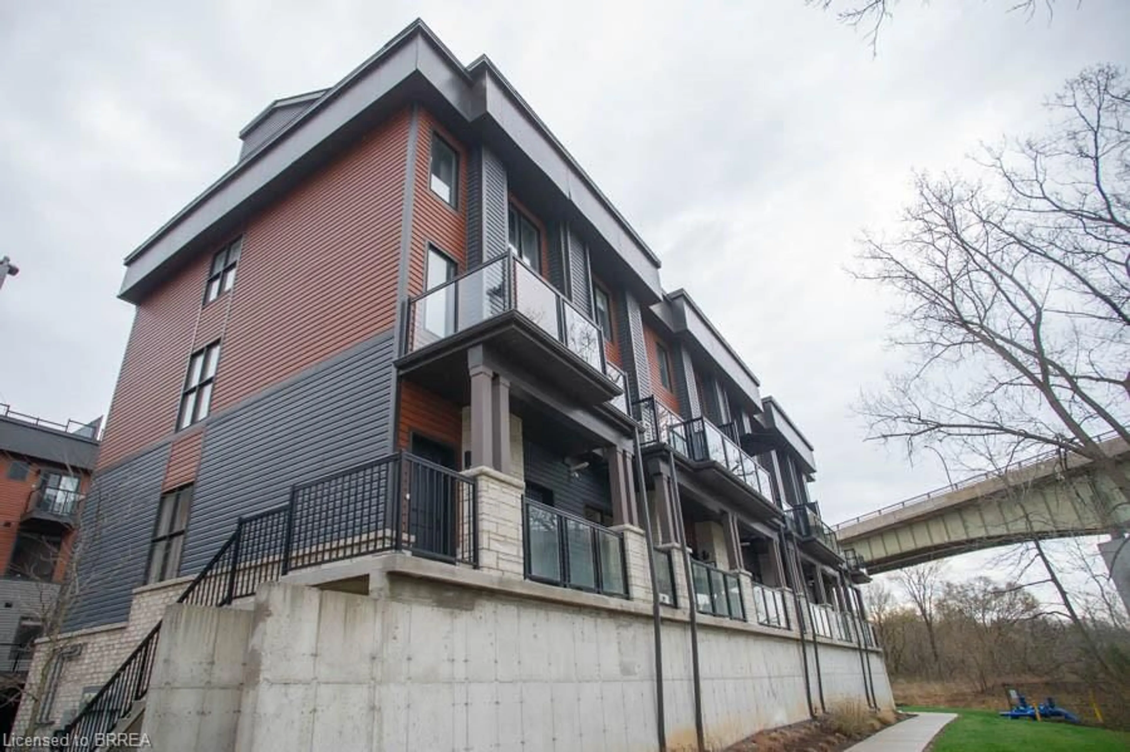 Balcony in the apartment, building for 2 Willow St #11, Paris Ontario N3L 0C6