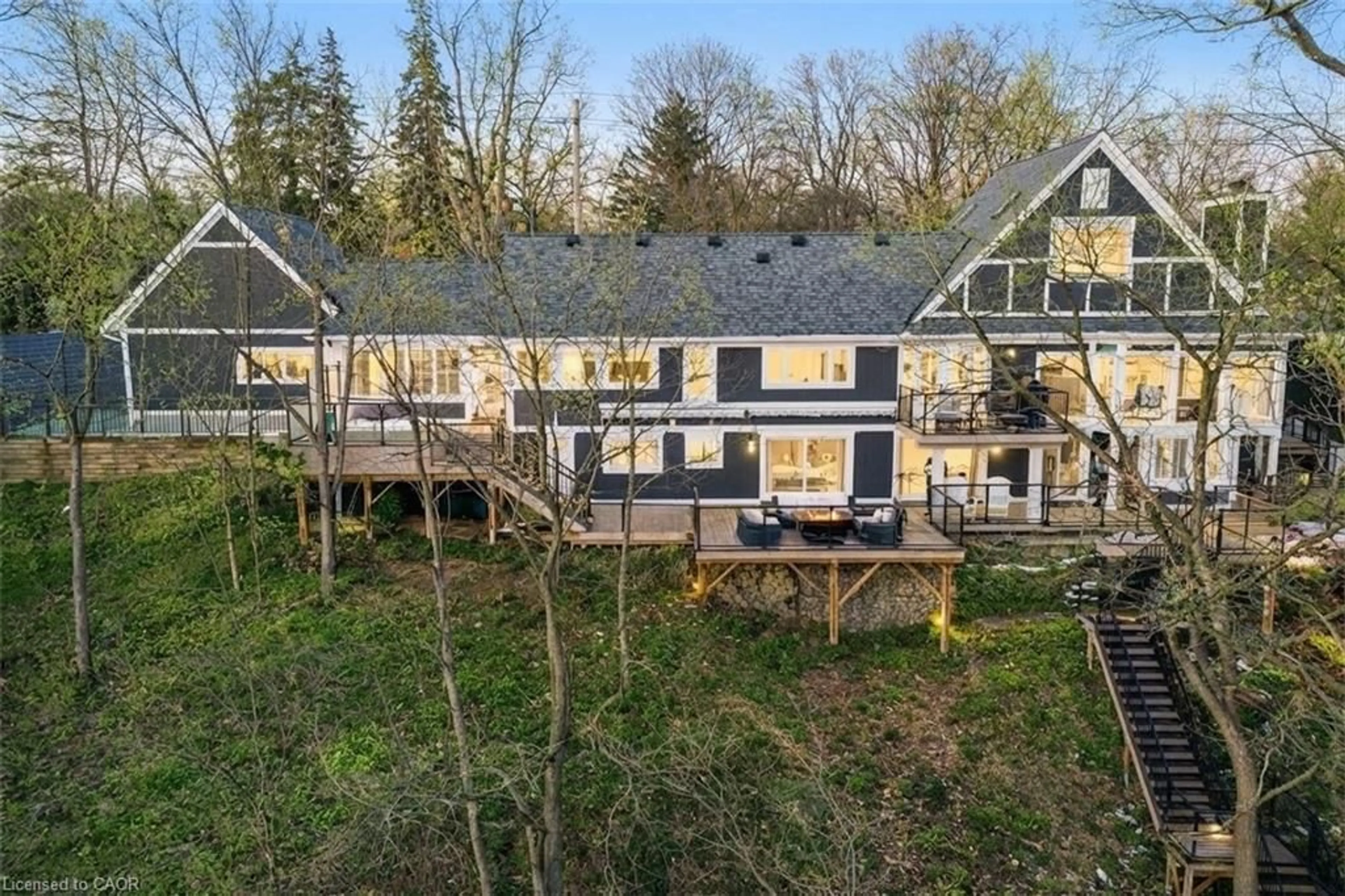 A pic from outside/outdoor area/front of a property/back of a property/a pic from drone, water/lake/river/ocean view for 382 Trafalgar Rd, Oakville Ontario L6J 3H5