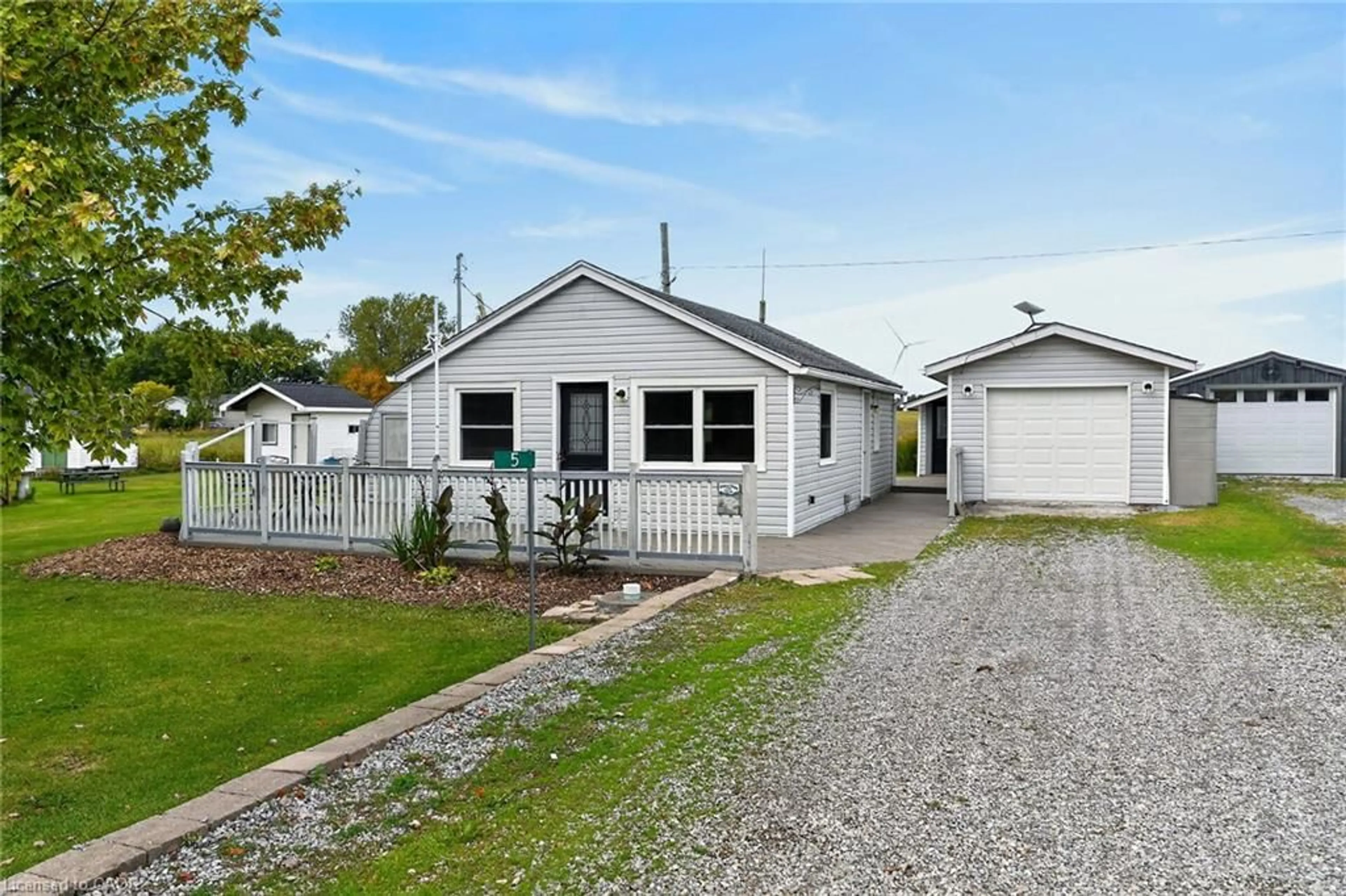 Home with vinyl exterior material, street for 5 Willoway Lane, Selkirk Ontario N0A 1P0