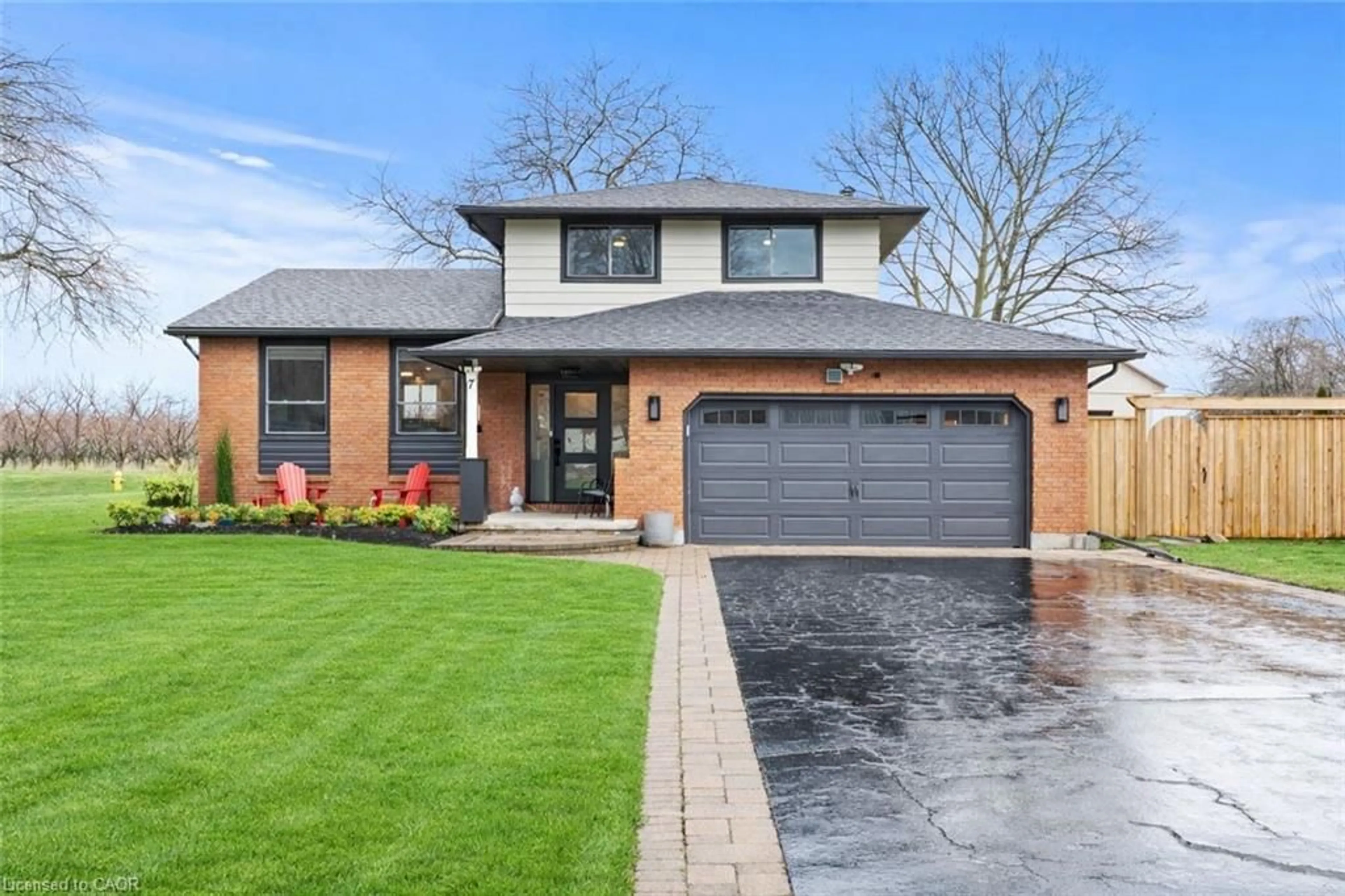 Home with brick exterior material, street for 7 Garrison Village Dr, Niagara-on-the-Lake Ontario L0S 1J0
