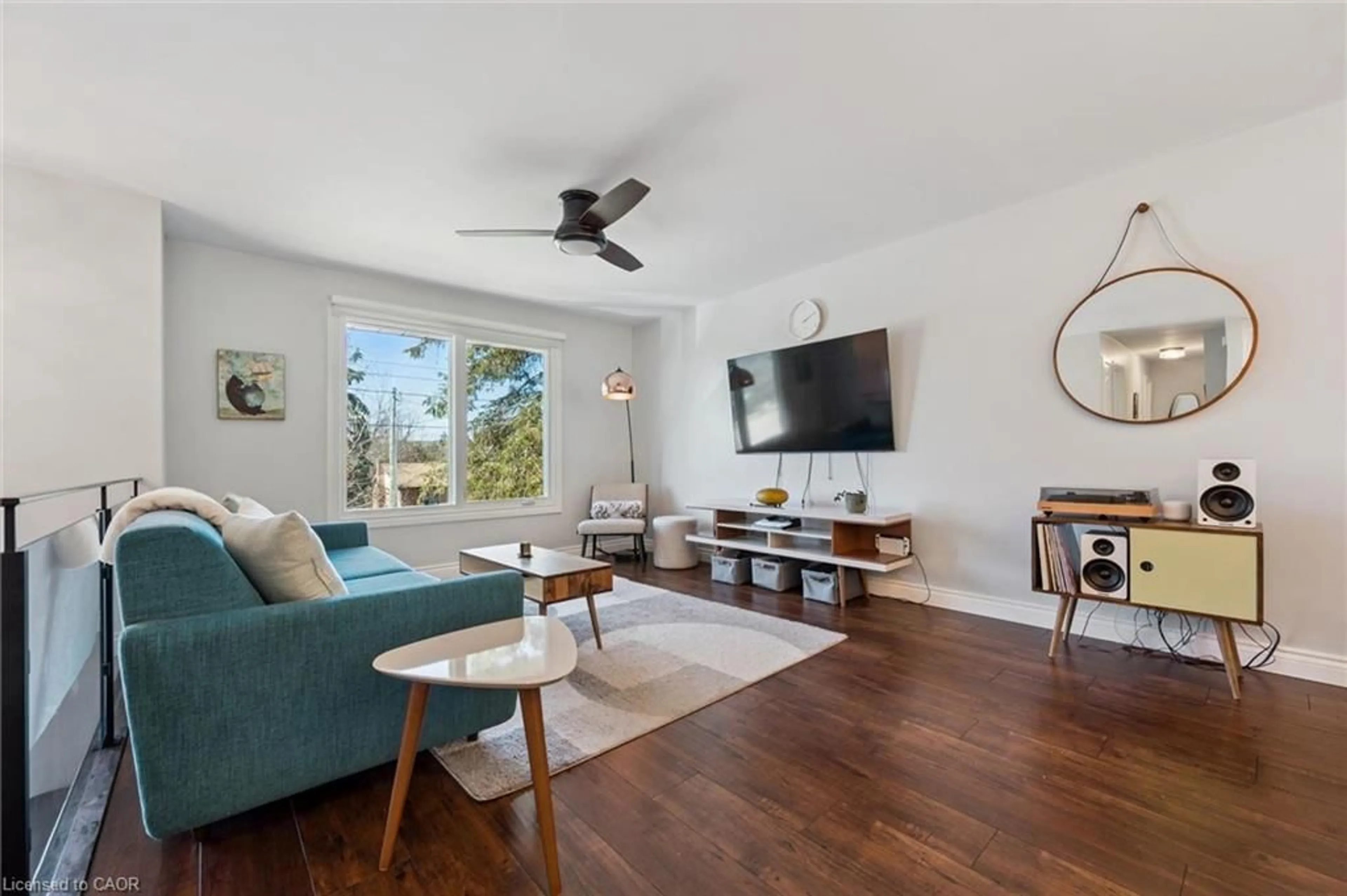 Living room with furniture, unknown for 153 Harris St, Rockwood Ontario N0B 2K0