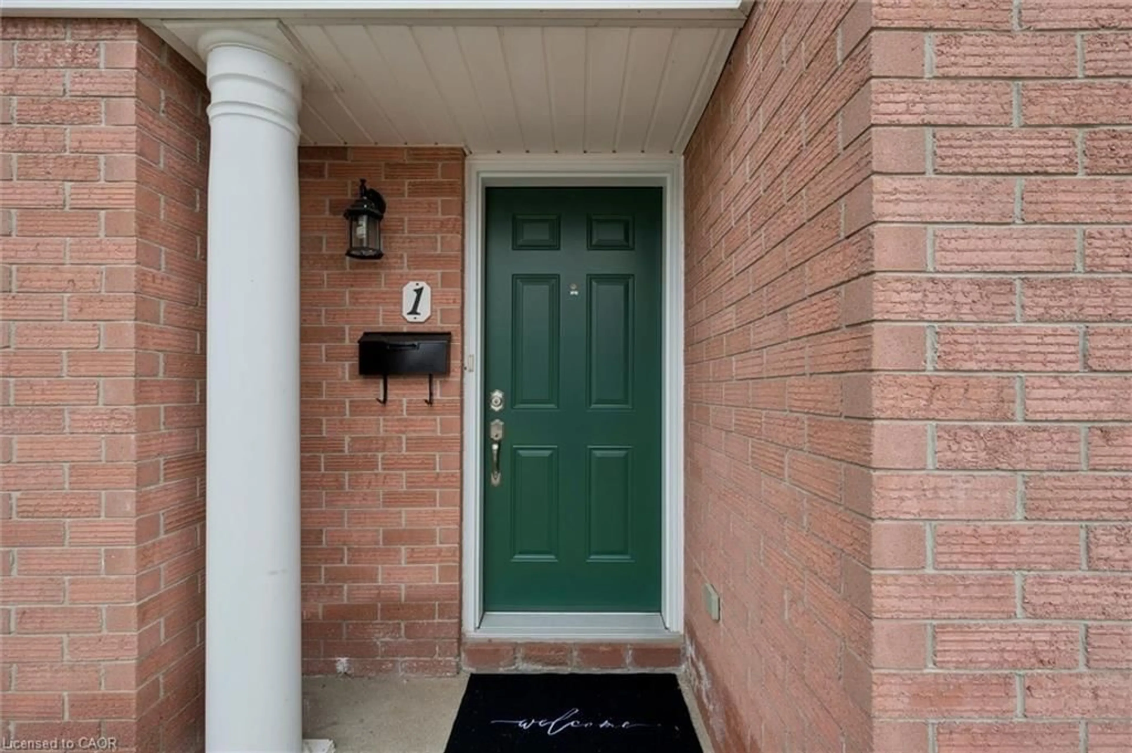 Indoor entryway for 465 Woolwich St #1, Waterloo Ontario N2K 3S4