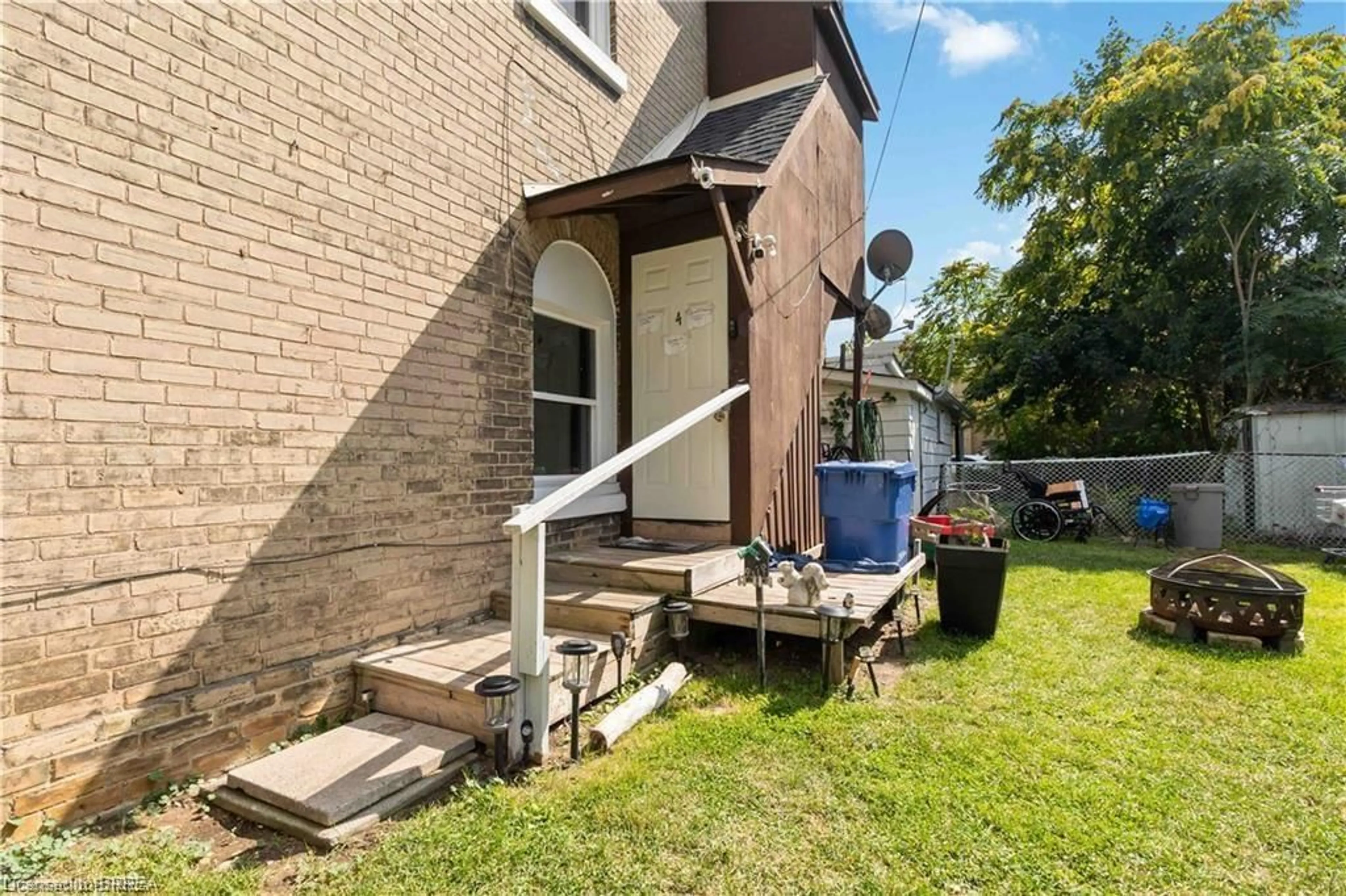 Unknown for 22 Park Ave, Brantford Ontario N3S 5H3